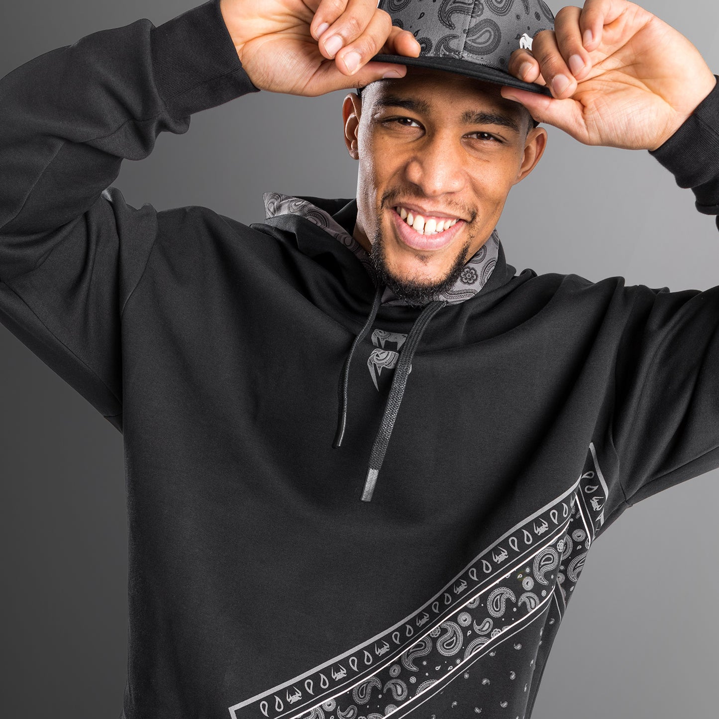 Felpa con cappuccio Venum Cali 34 XL - Oversize -Nero