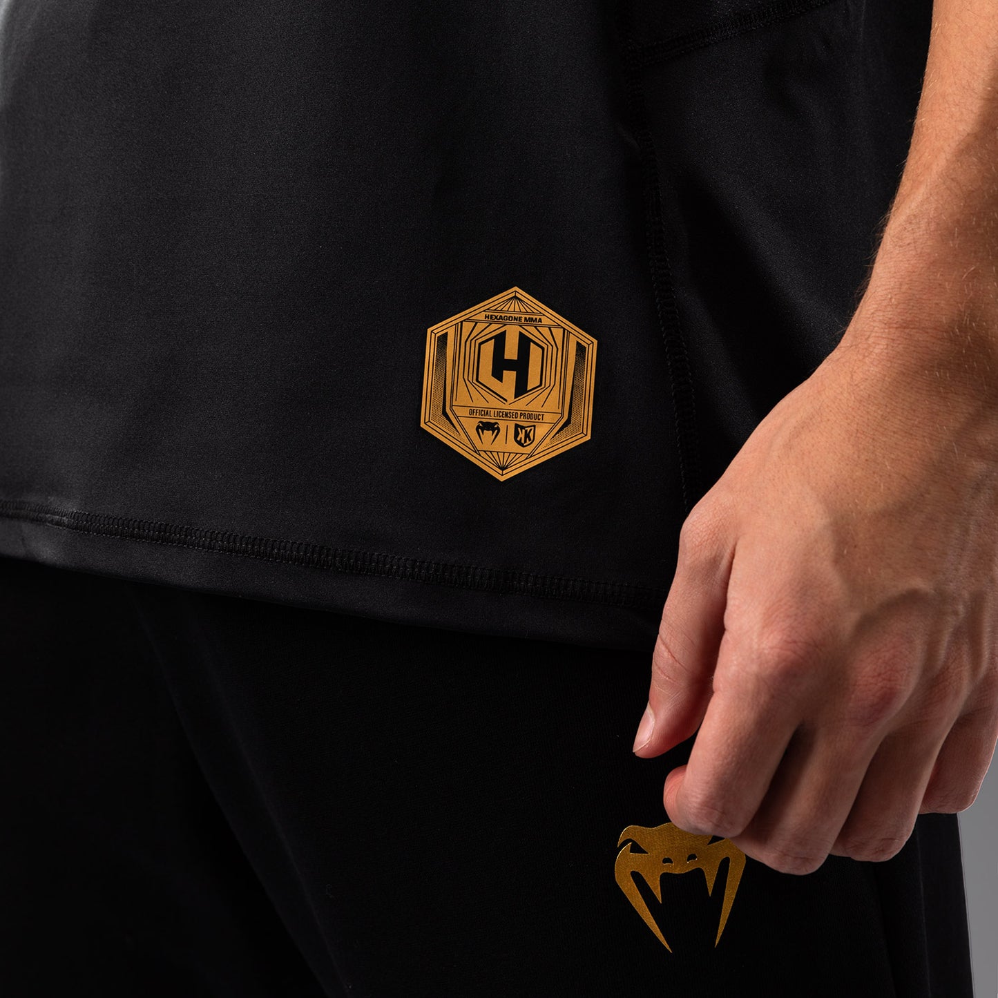 FK x Venum Hexagone MMA Maglietta Dry Tech - Nero/Oro
