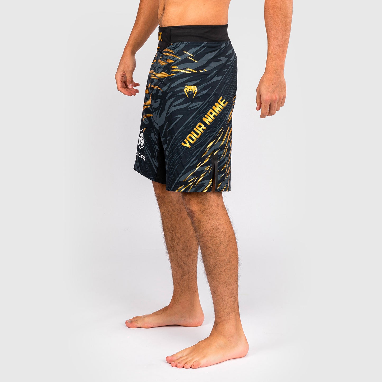 UFC Fusion by Venum Personalizzati Authentic Fight Night Shorts da Lotta per Uomo - Fit Largo - Campione