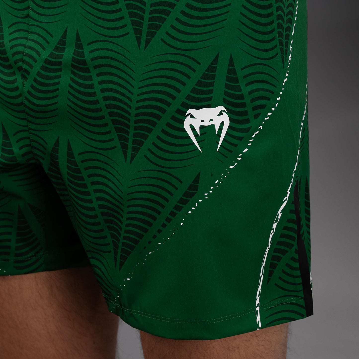 UFC Zenith by Venum Authentic Fight Night Pantaloncini da combattimento Fit corto Uomo - Verde