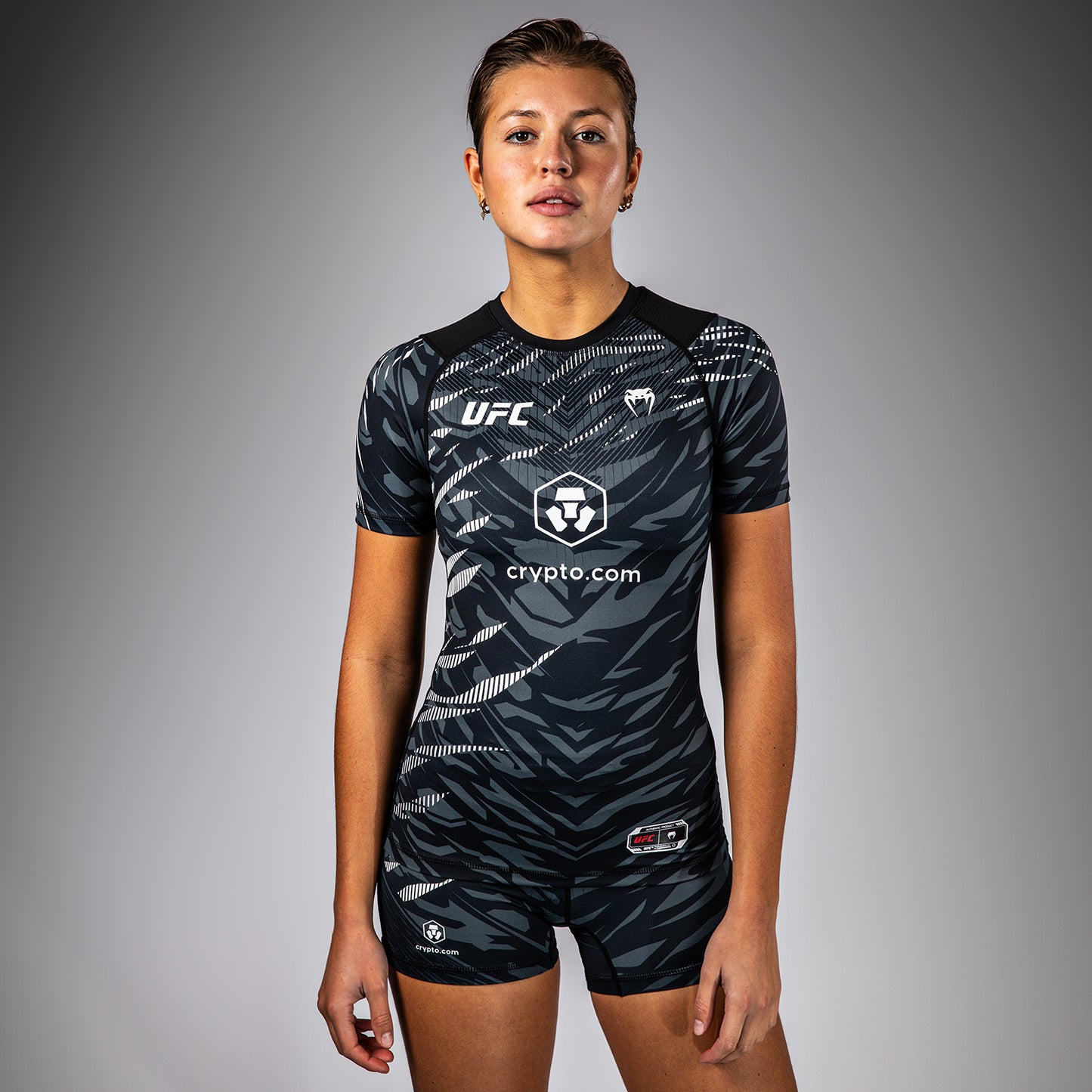 UFC Fusion by Venum Authentic Fight Night Rashguard a Manica Corta Performance per Donna - Nero