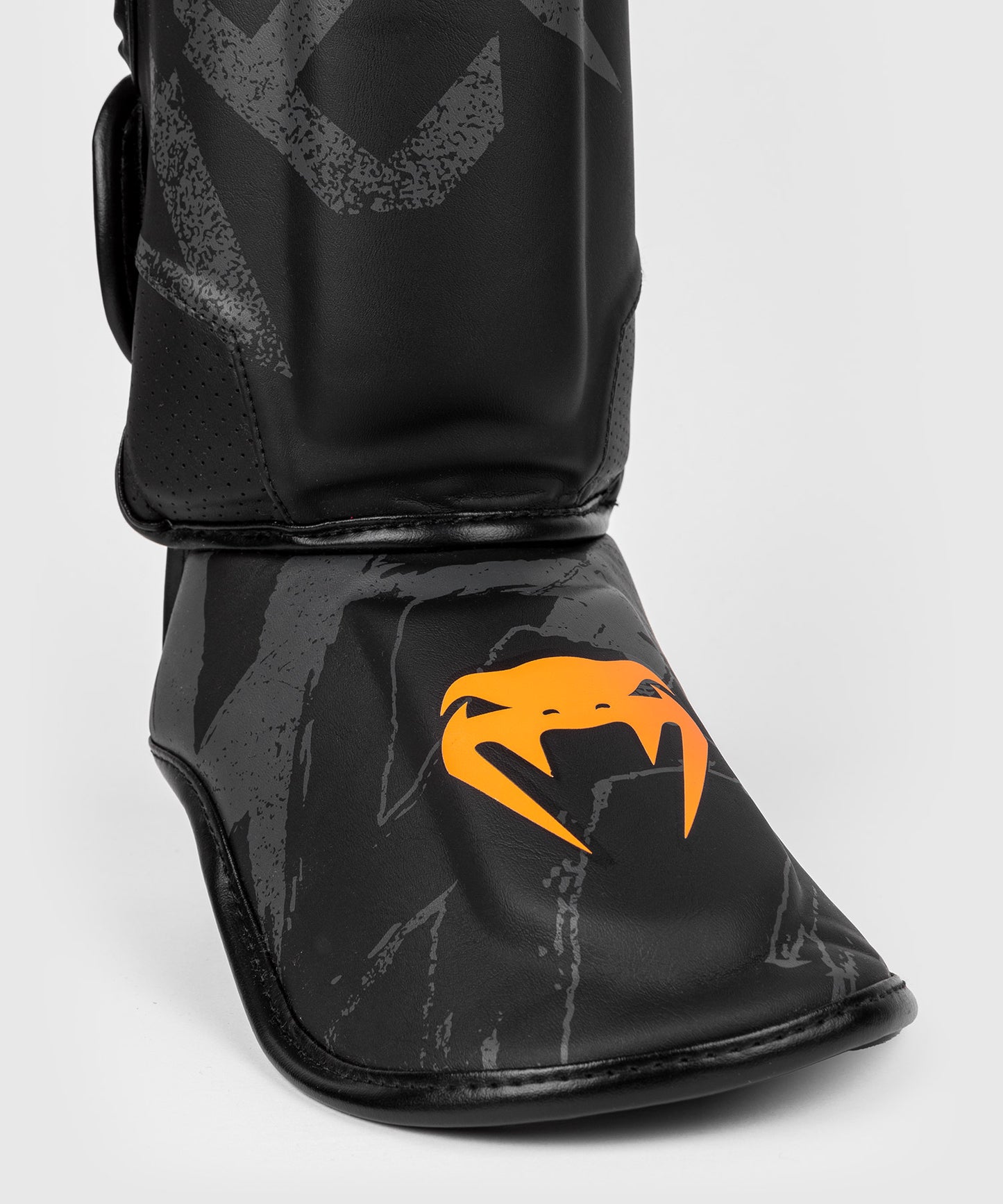 Venum S47 Parastinchi - Nero/Arancione