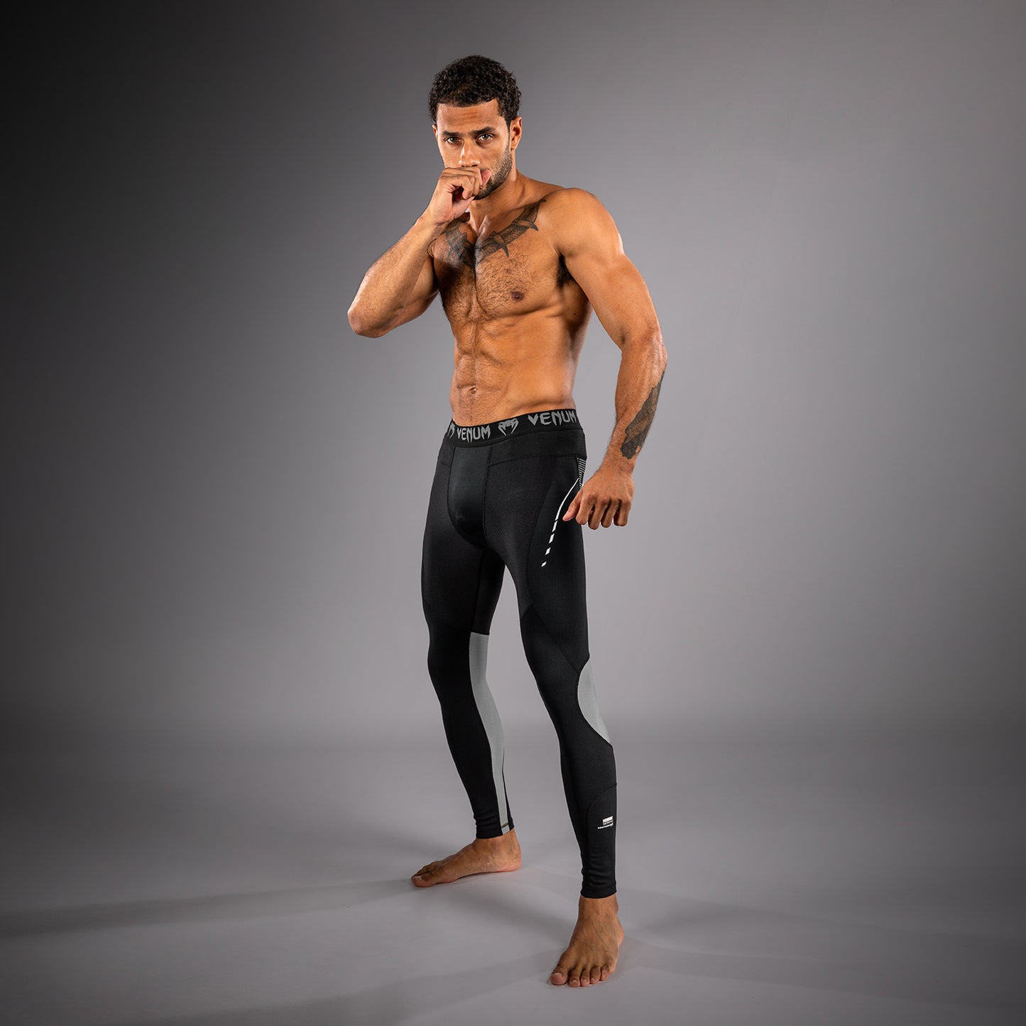 Venum Adrenaline Pantaloni Compressivi – Nero/Grigio Argento