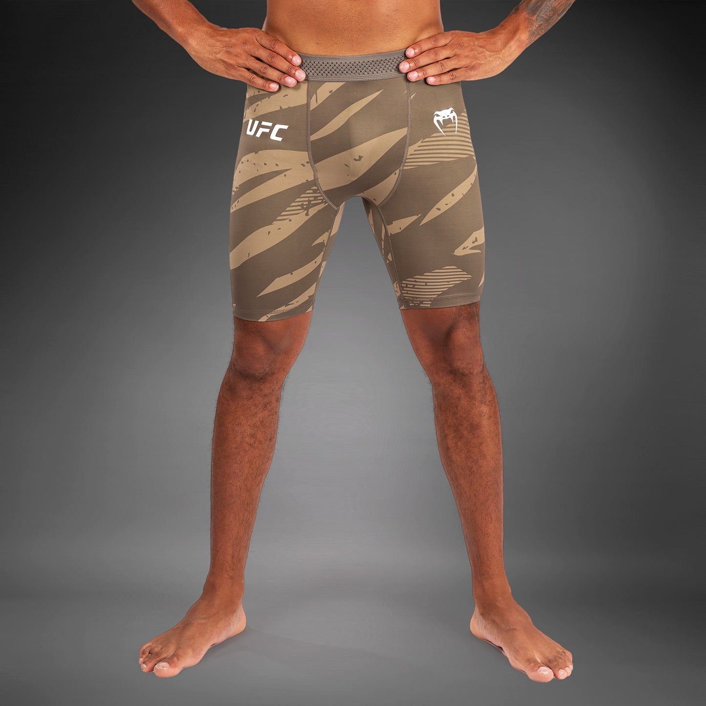 UFC Adrenaline by Venum Fight Week Vale Tudo Short da Uomo - Desert Camo