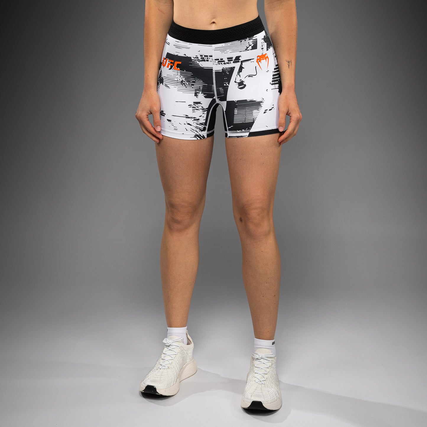 UFC Zenith by Venum Authentic Fight Week Pantaloncini Vale Tudo Performance Donna - Bianco