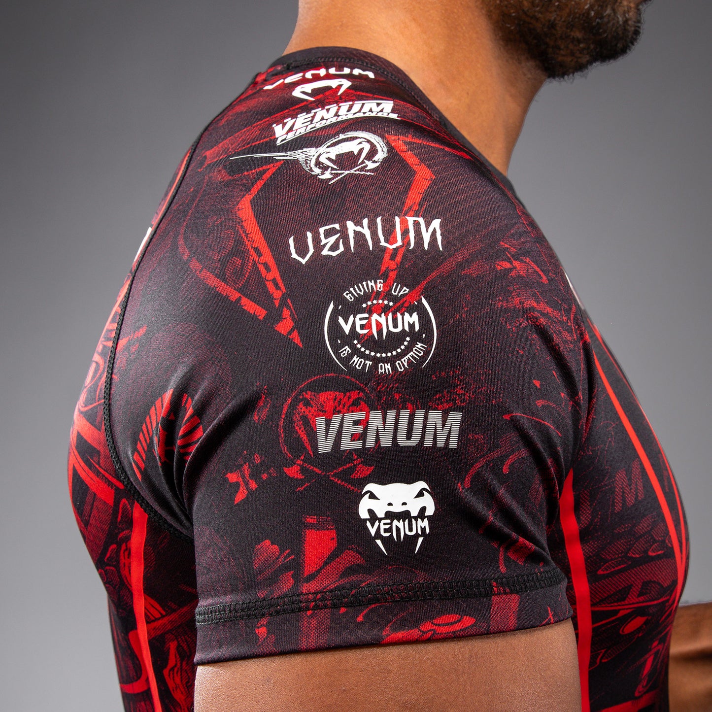 Venum 20th Anniversary Rashguard a Maniche Corte - Nero/Rosso