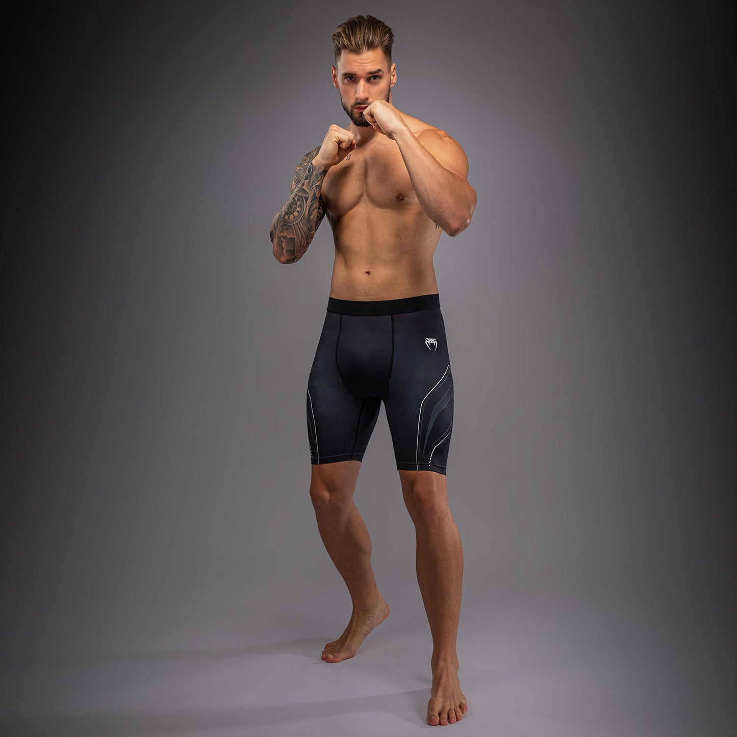 Venum Streamline Pantaloncini a Compressione – Nero/Bianco