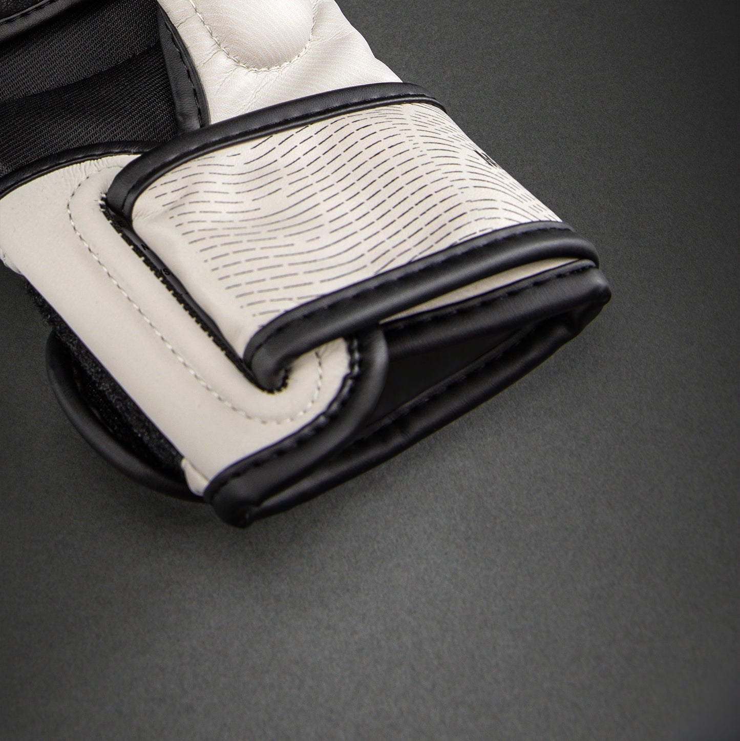 Venum Galactic 3.0 Guanti da Sparring - Bianco sporco/Nero