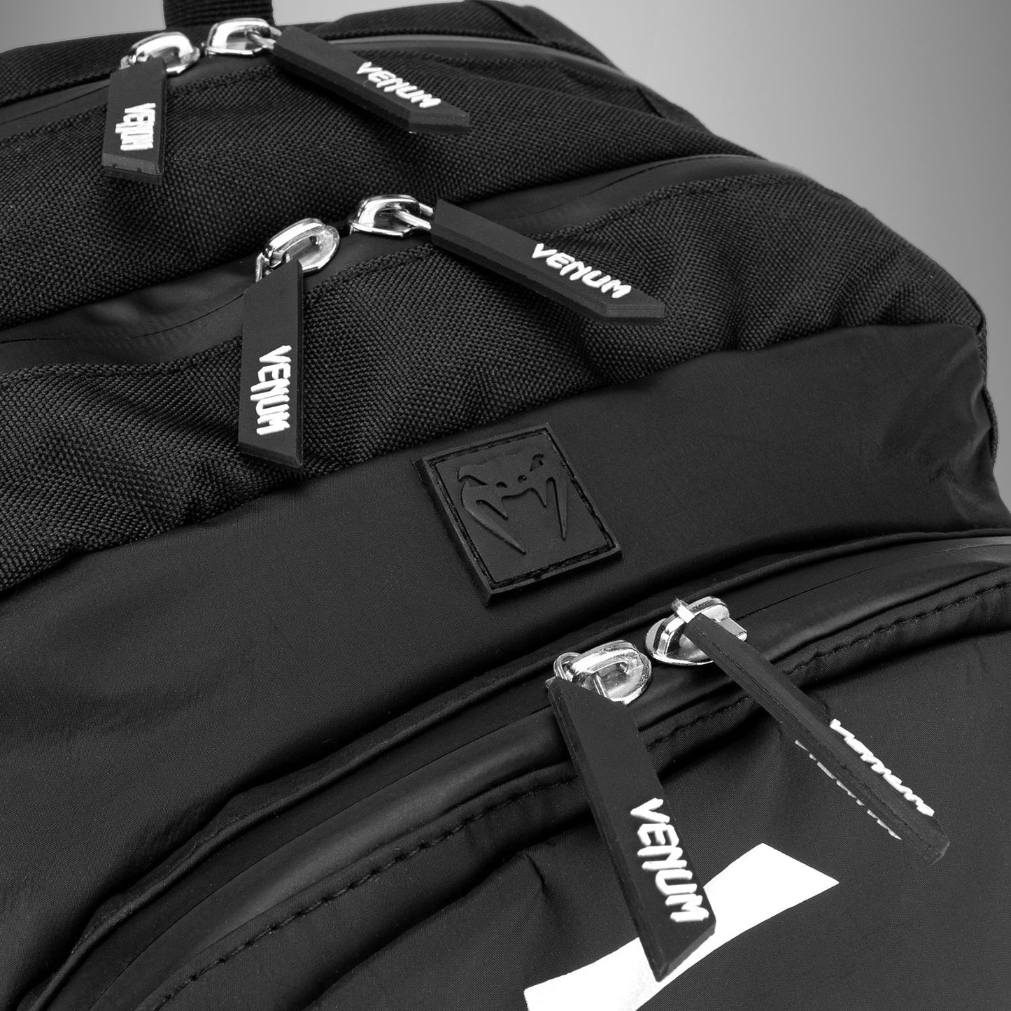 Venum Challenger Pro Evo Zaino (20-25L) – Nero/Bianco
