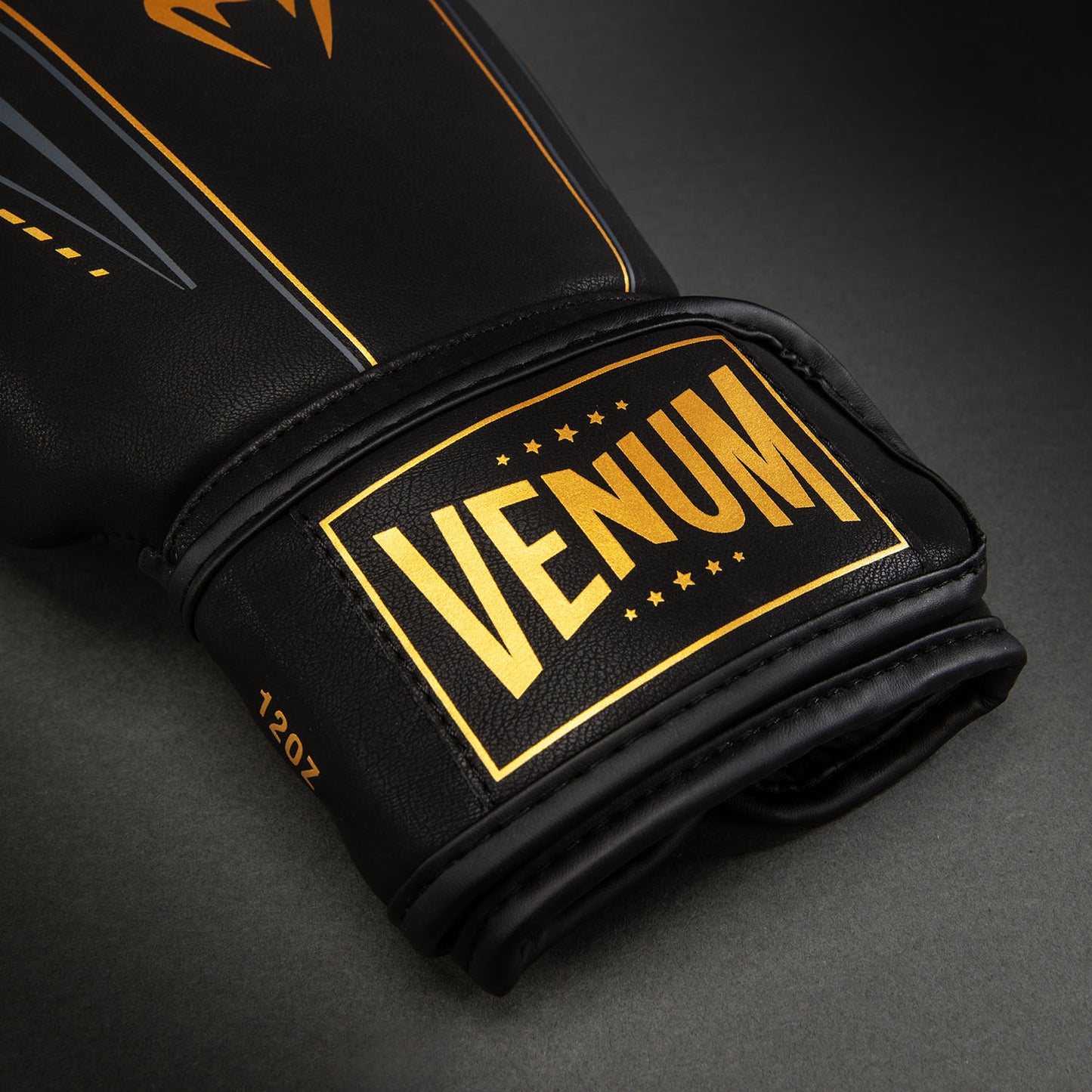 Venum Streamline Guantoni da boxe – Nero/Oro