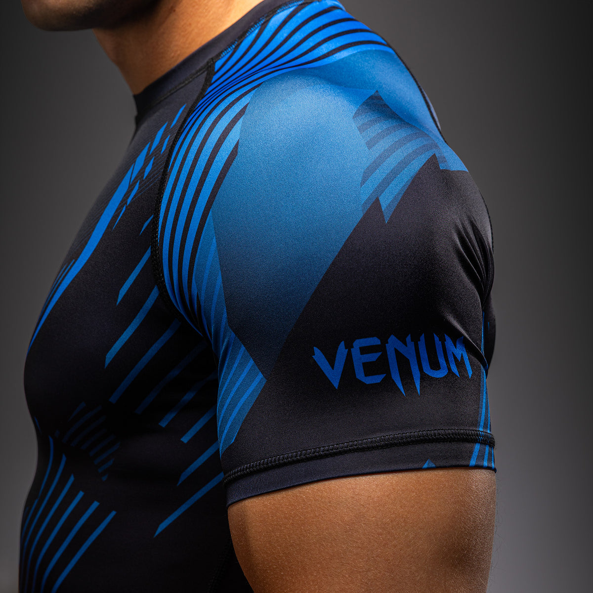 Venum No-Gi 6.0 Rashguard a Maniche Corte - Nero/Blu