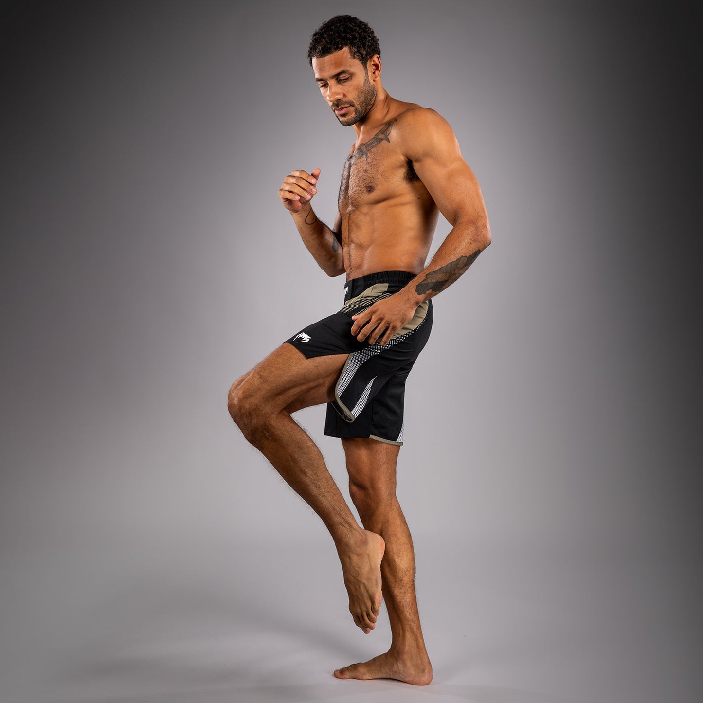 Venum Adrenaline Pantaloncini da combattimento – Nero/Sabbia