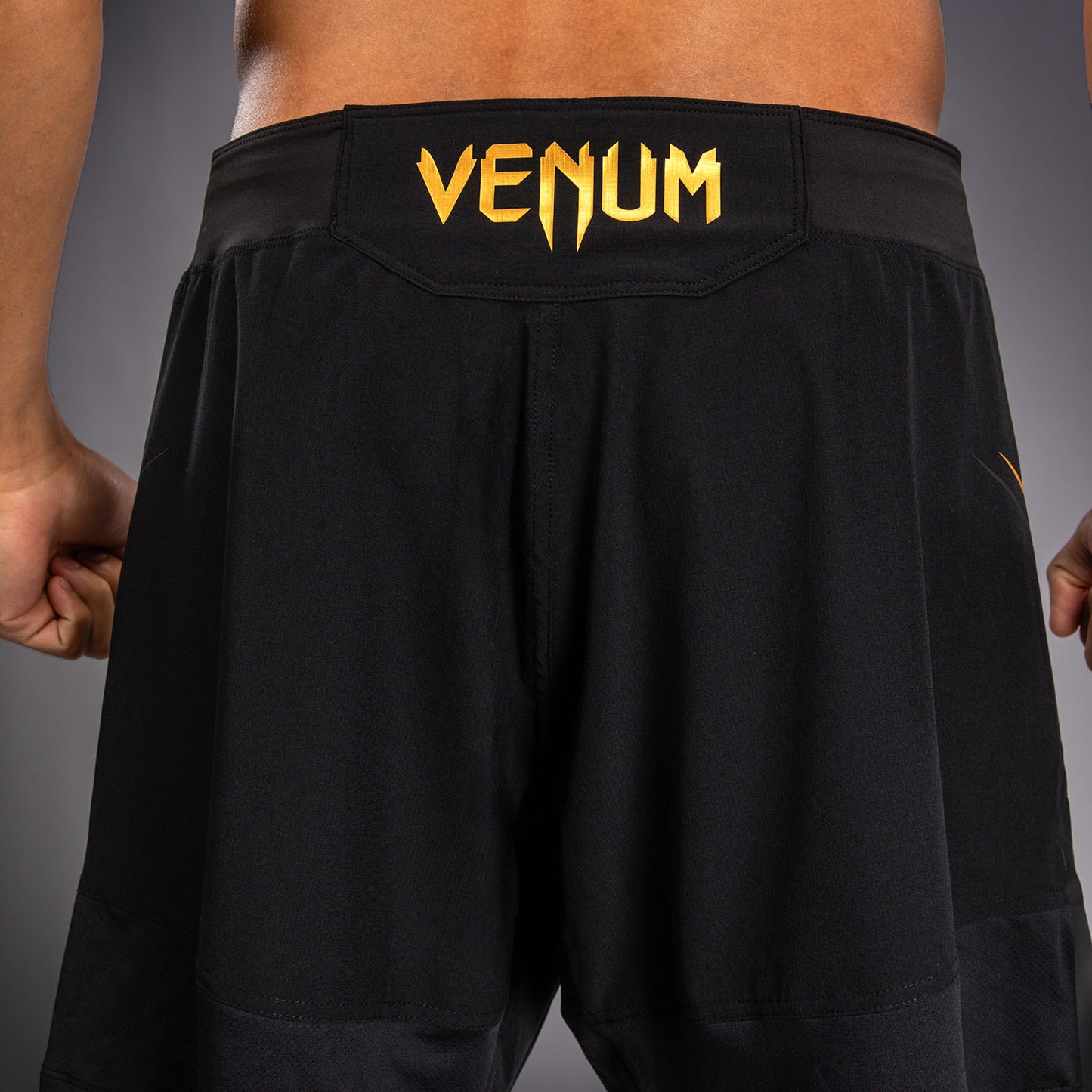 Venum G-Core Pantaloncini da Combattimento - Nero/Oro