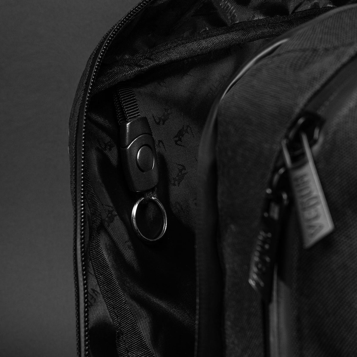Venum Amazonia Reborn Zaino (15-25 L) - Nero/Grigio