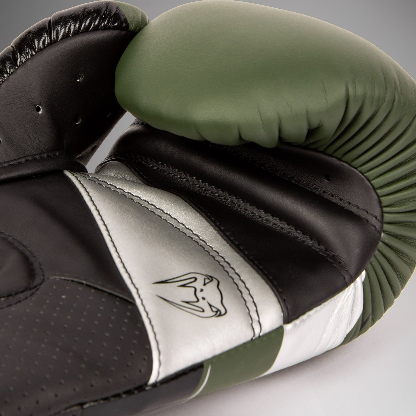 Guantoni da boxe Venum Elite Evo - Kaki/Argento