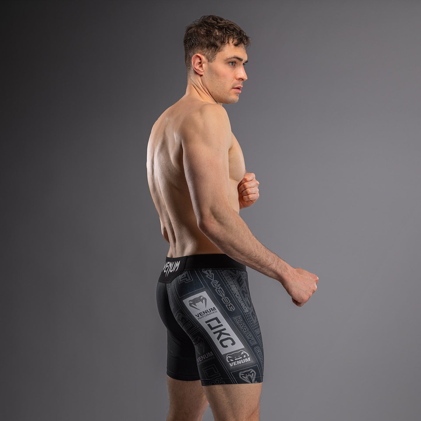 Karate Combat by Venum Pantaloncini a Compressione – Nero/Grigio