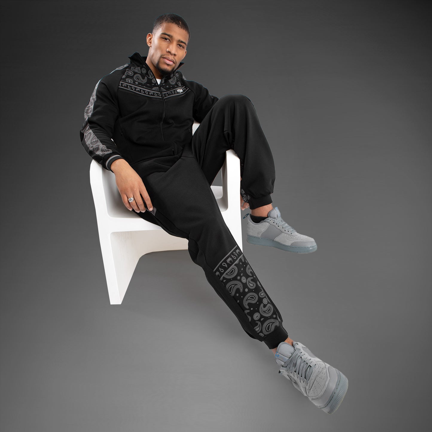 Giacca sportiva Venum Cali 34  -  Nero