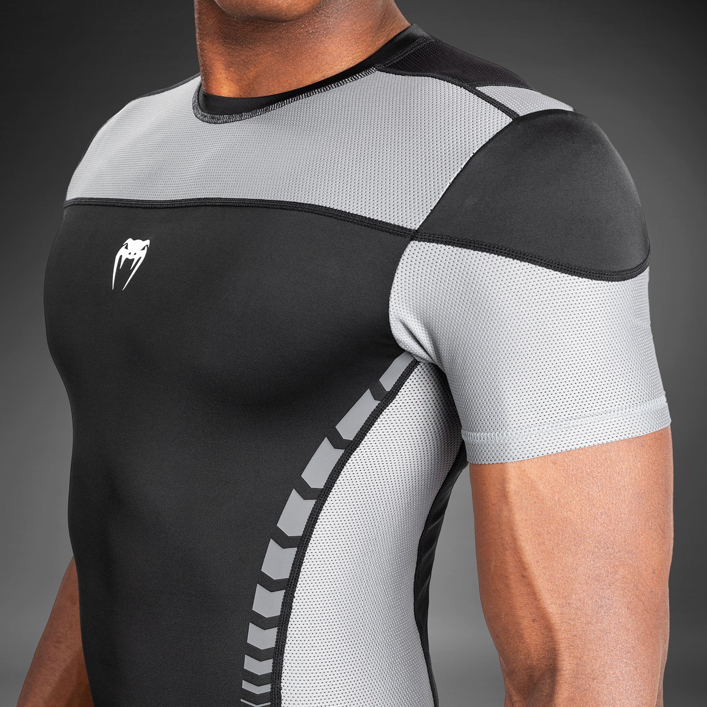 Venum Tempest Rashguard a maniche corte - Nero/Grigio
