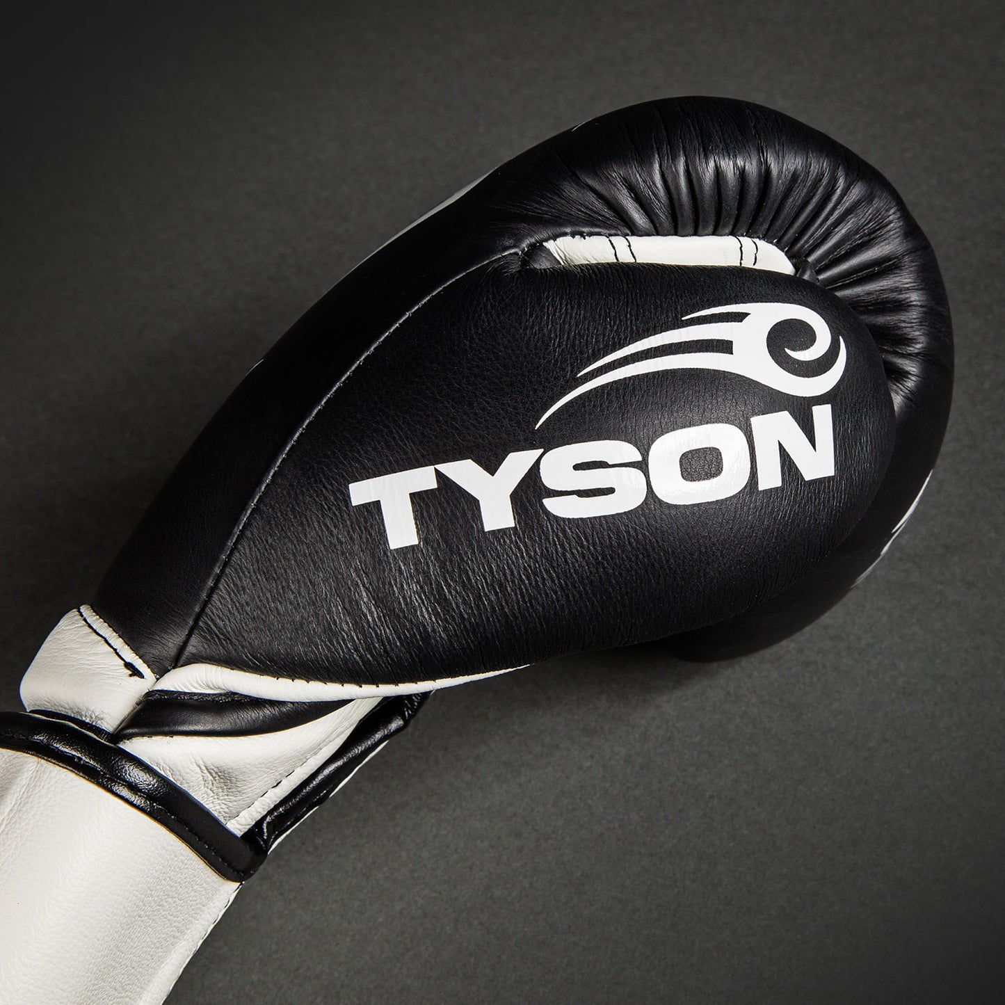 Venum Giant 2.0 Mike Tyson Pro Guanti da boxe - Nero Profondo/Bianco Ottico