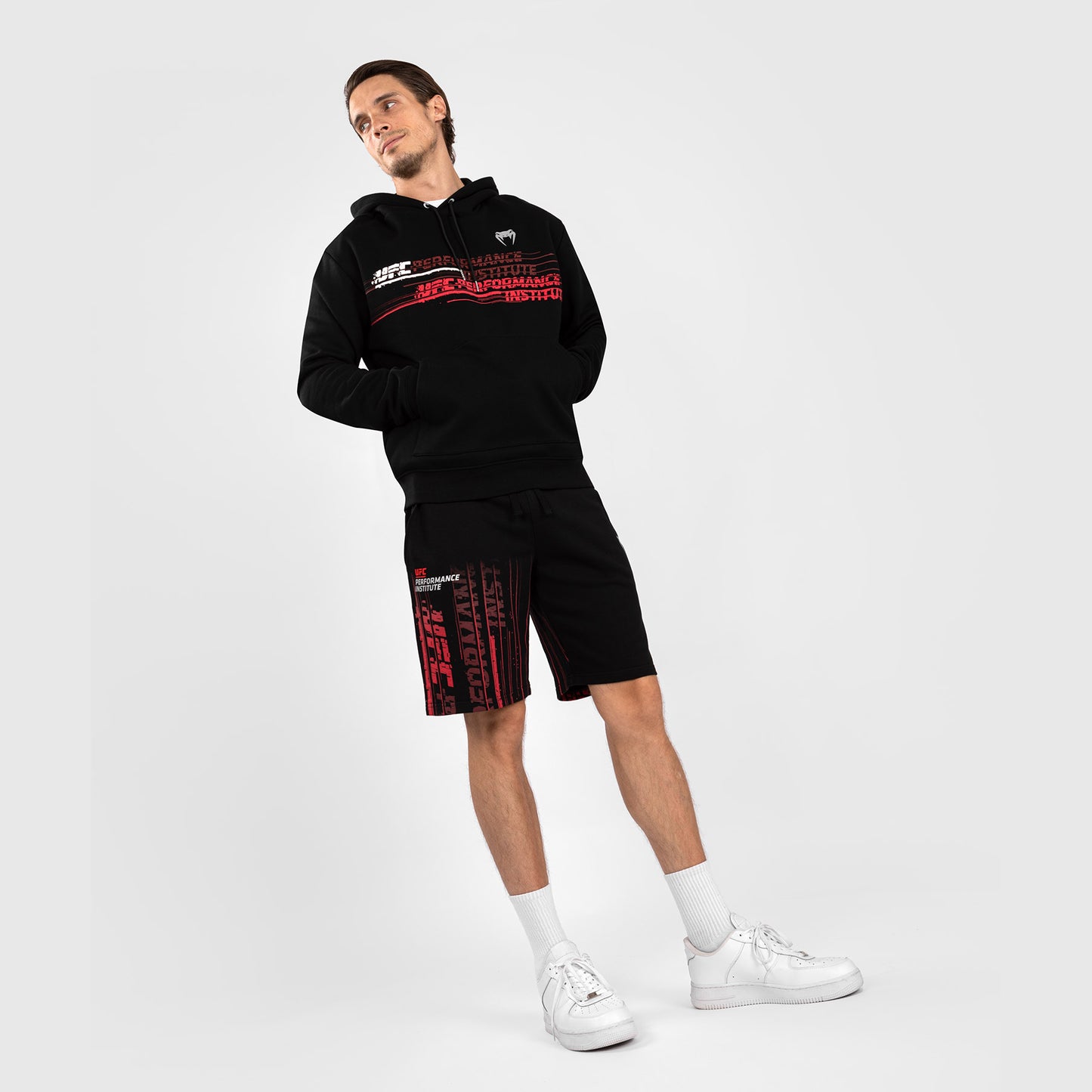 UFC Venum Performance Institute 2.0 Felpa con Cappuccio da Uomo - Nero/Rosso
