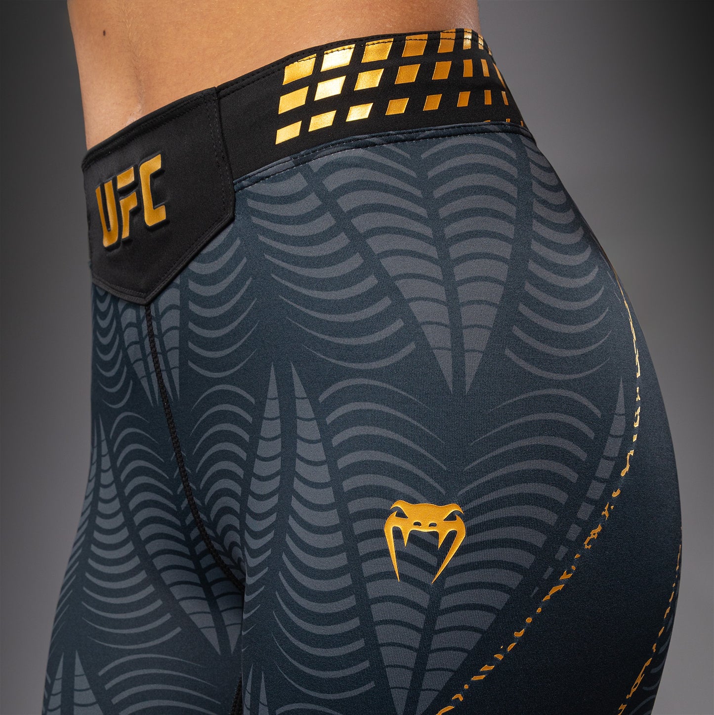 UFC Zenith by Venum Authentic Fight Night Pantaloncini Vale Tudo Fit corto Donna Personalizzato - Champion