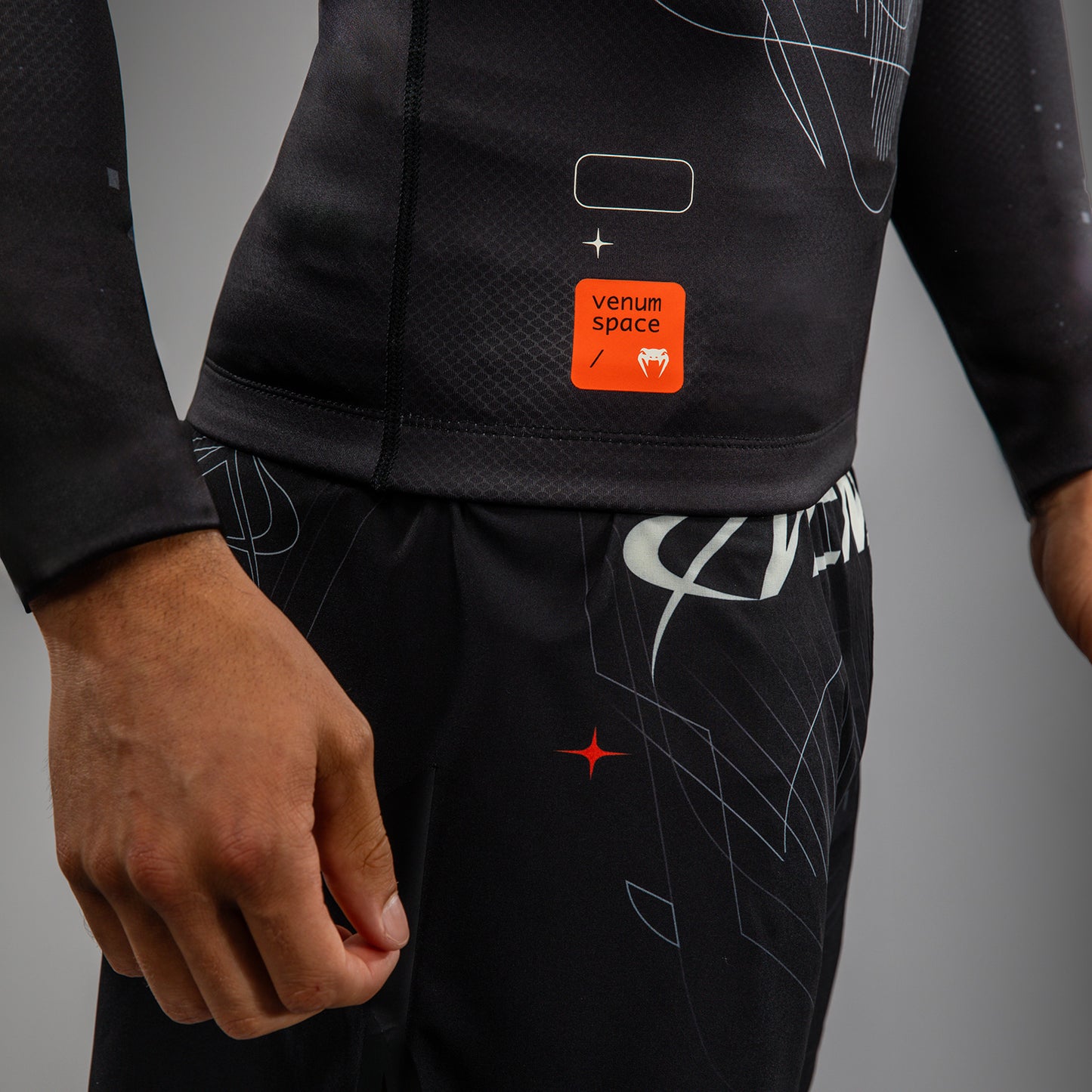 Venum Eclipse Rashguard a manica lunga – Nero/Avorio