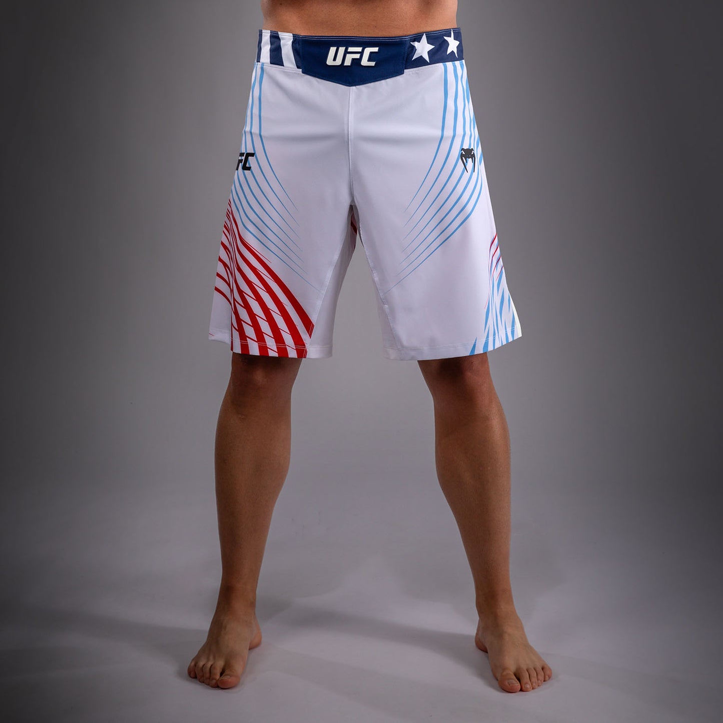 Official UFC Freedom 250 by Venum Authentic Fight Night Pantaloncini da combattimento taglio lungo da uomo - Bianco