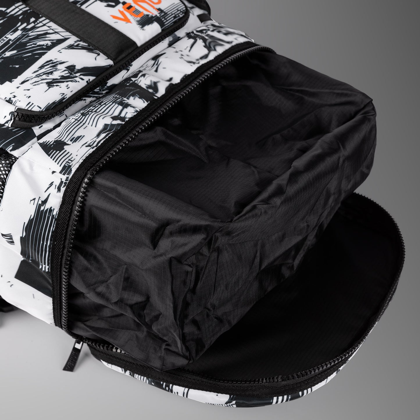 UFC Zenith by Venum Authentic Fight Week Borsa sportiva - Bianca