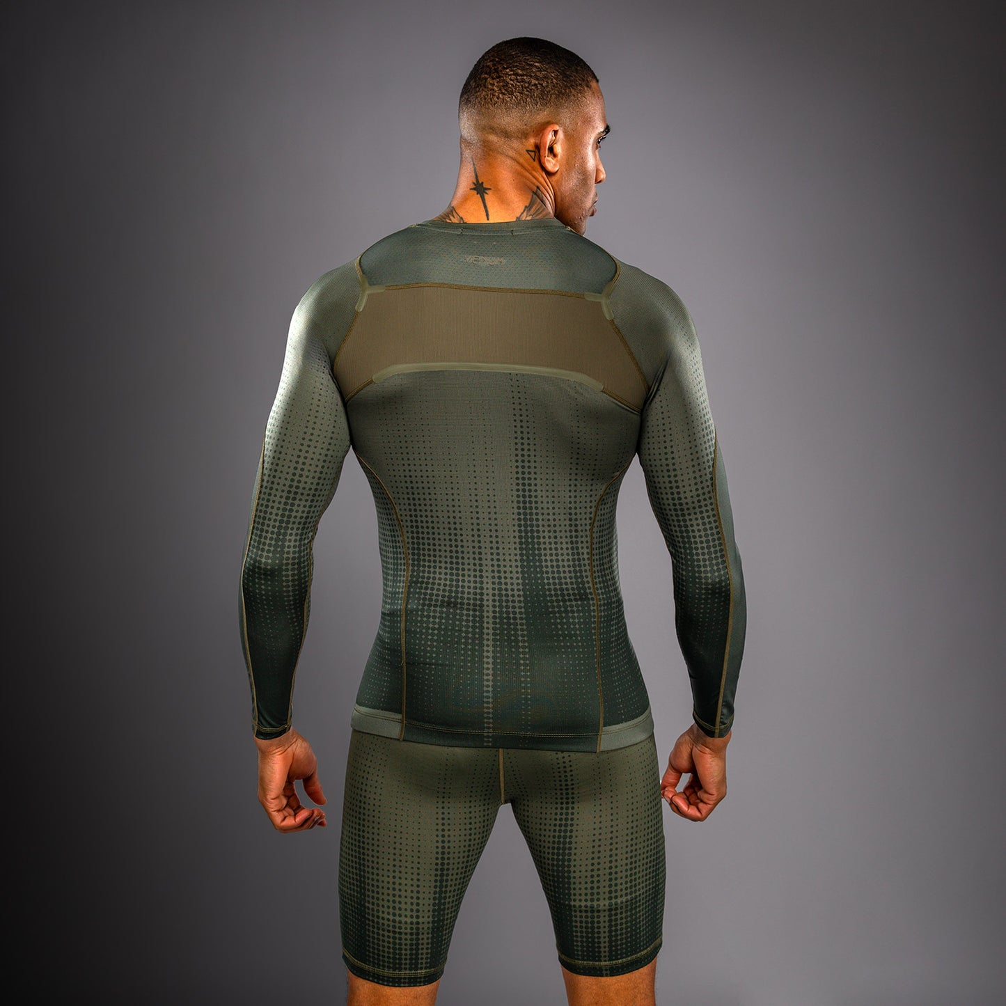 Venum Stealth Rashguard a Maniche Lunghe – Kaki/Verde Scuro