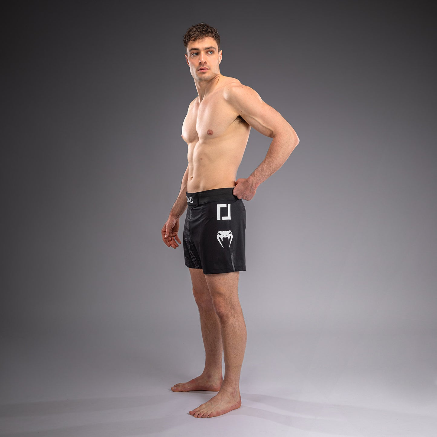 Karate Combat by Venum Pantaloncini da Combattimento – Nero/Grigio