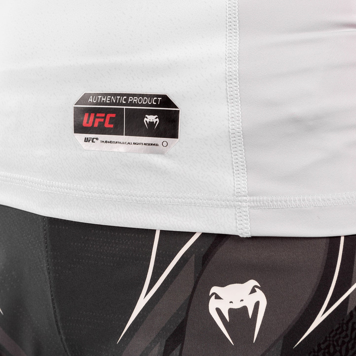 Rashguard Donna UFC Venum Authentic Fight Night - Bianco