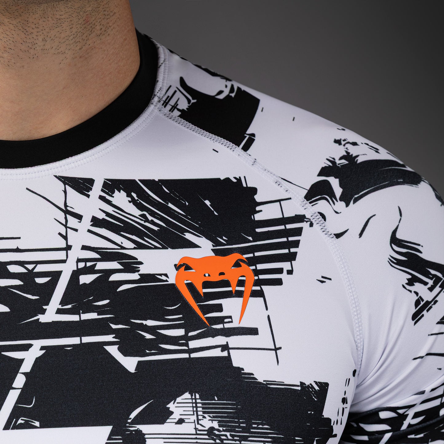 UFC Zenith by Venum Authentic Fight Week Rashguard maniche corte Performance Uomo - Bianco