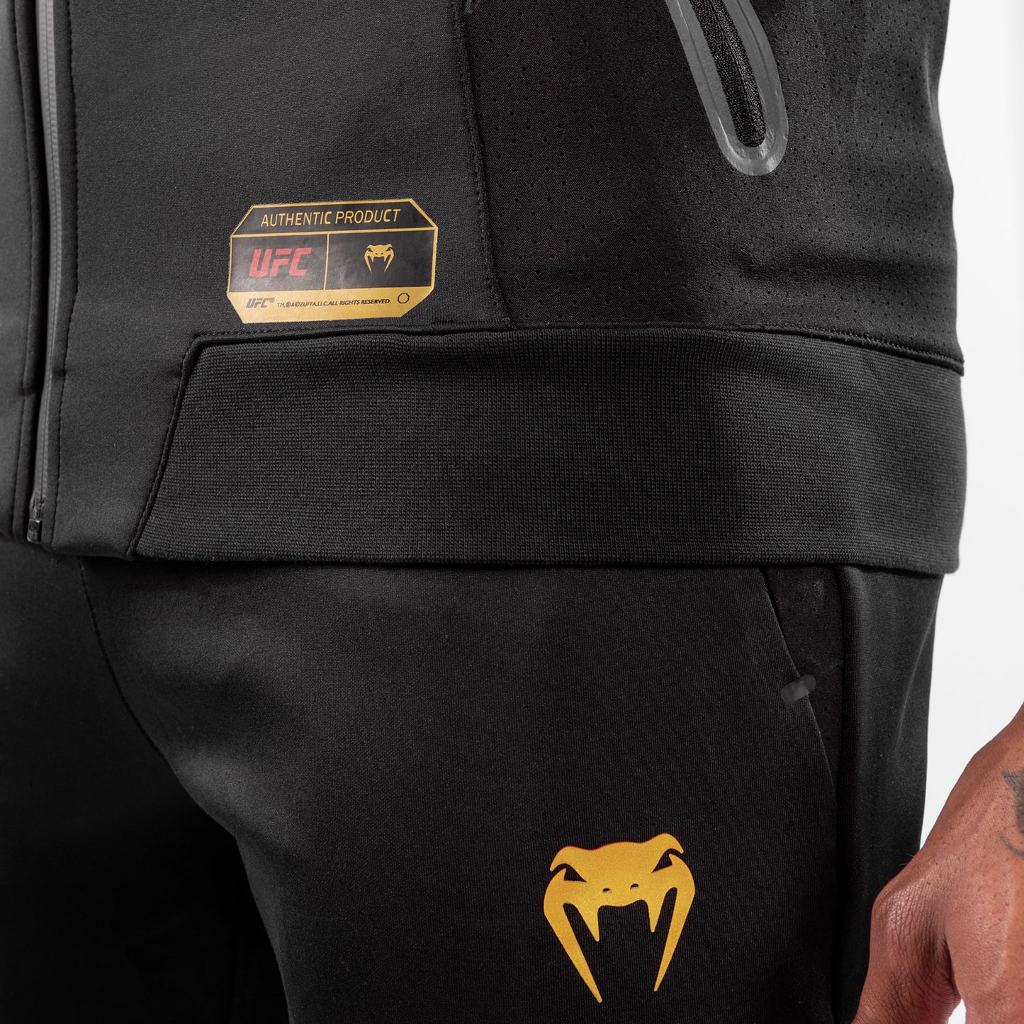 Venum UFC Authentic Fight Night Felpa Walkout da Uomo – Champion