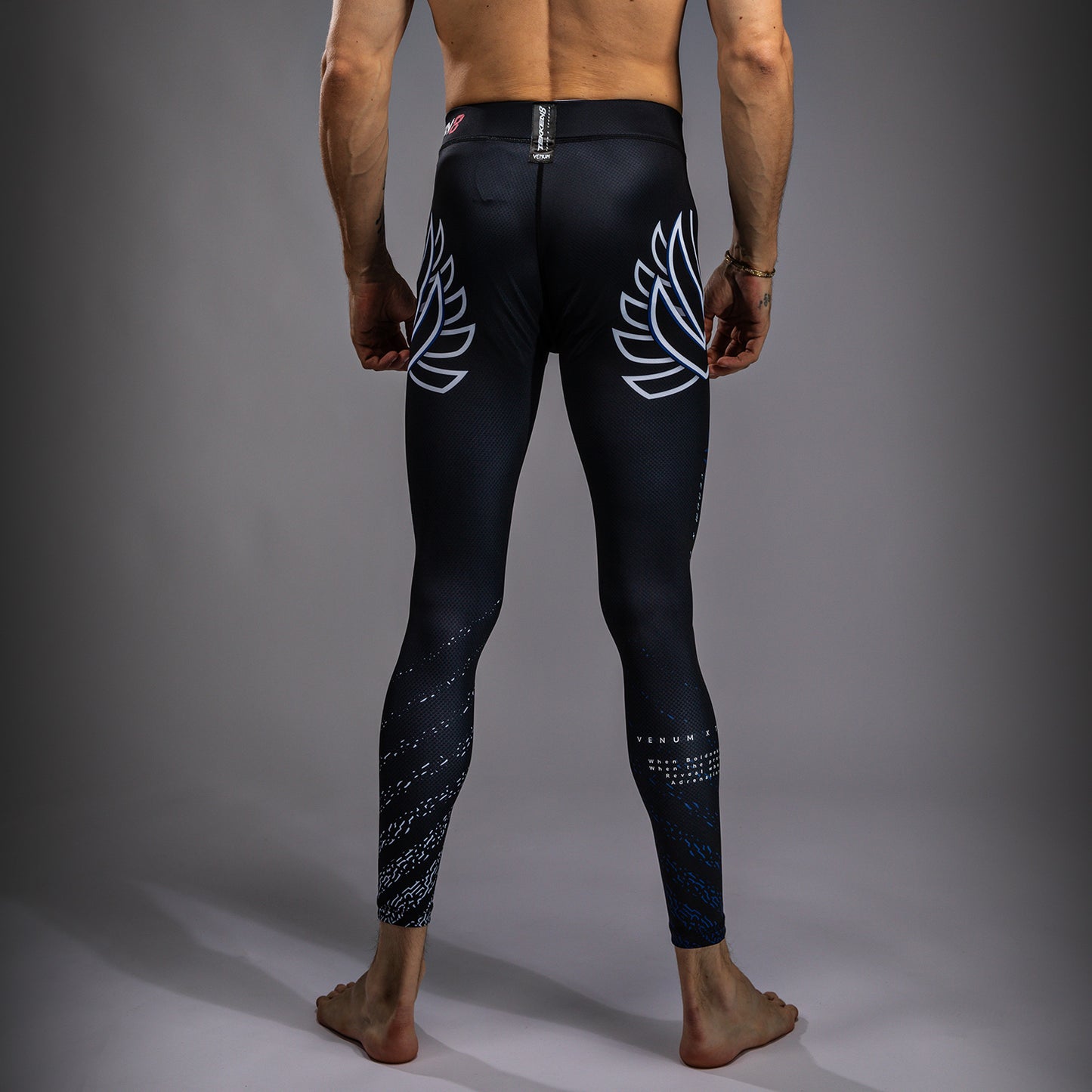 Venum x TEKKEN 8 - Jin Kazama Pantalloni a compressione - Blu/Nero/Bianco