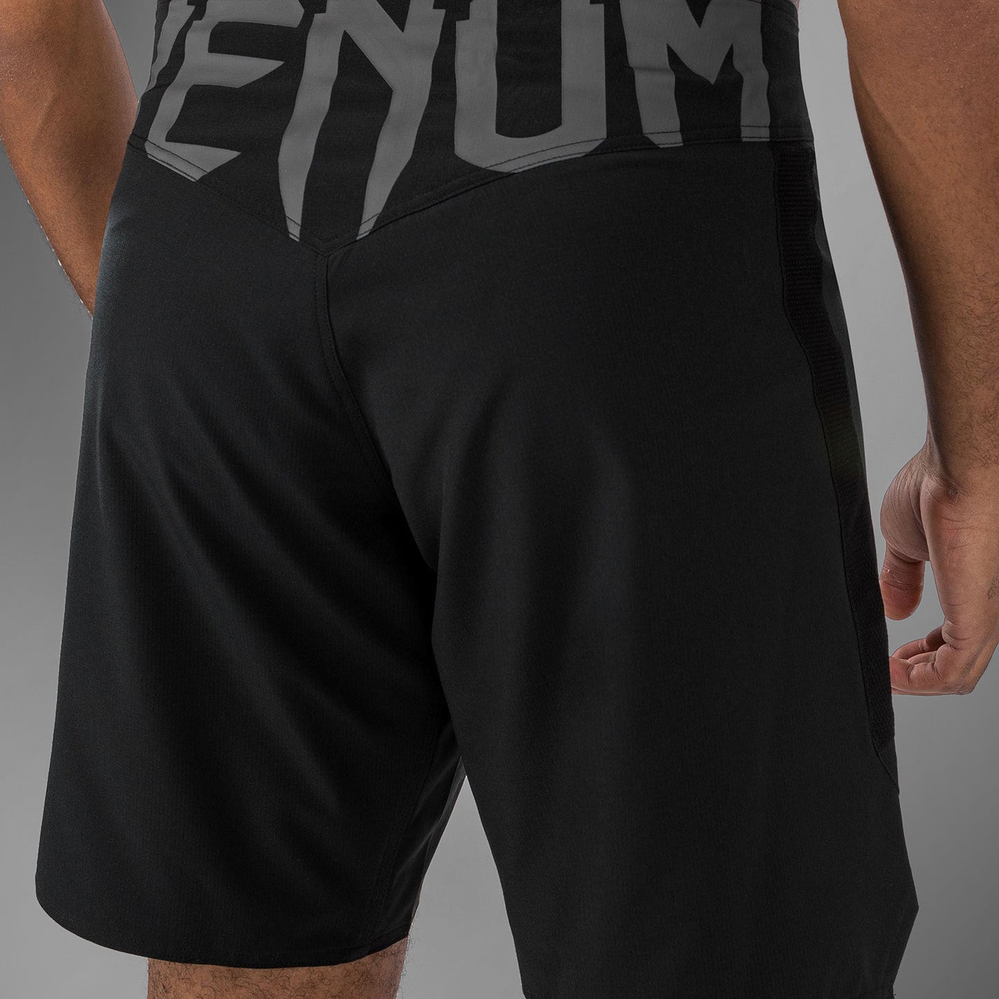 Venum Light 5.0 Pantaloncini da combattimento - Nero/Bianco