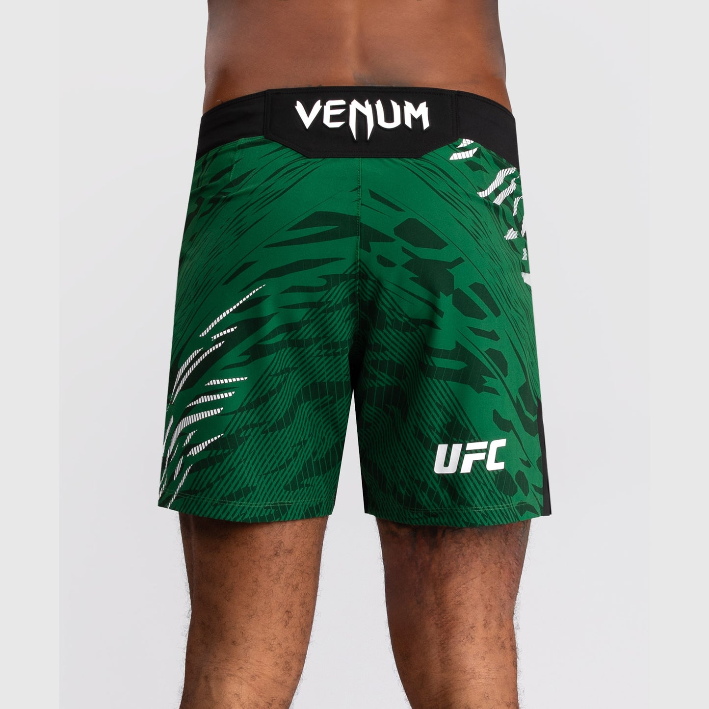 UFC Fusion by Venum Personalizzati Authentic Fight Night Shorts da Lotta per Uomo - Fit Corto - Verde