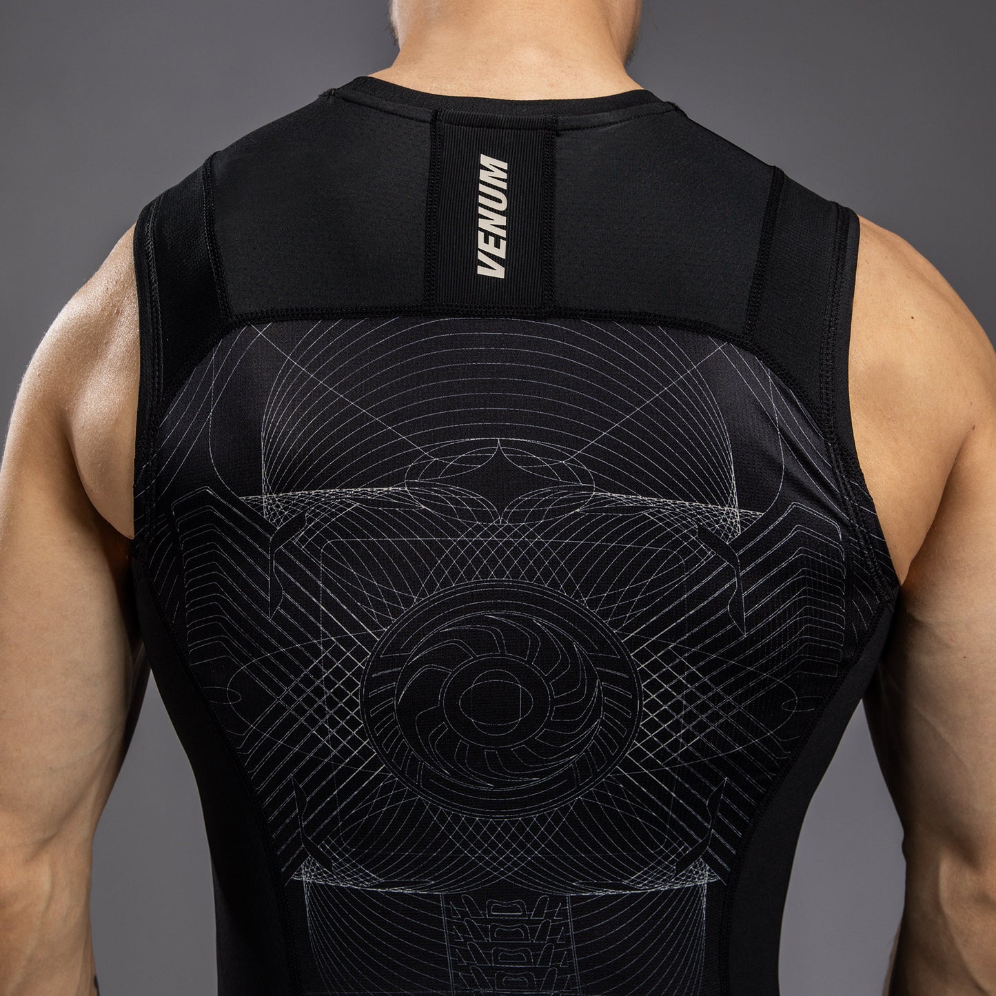 Venum G-Fit Air Rashguard Senza Maniche - Nero Profondo/Sabbia Del Deserto