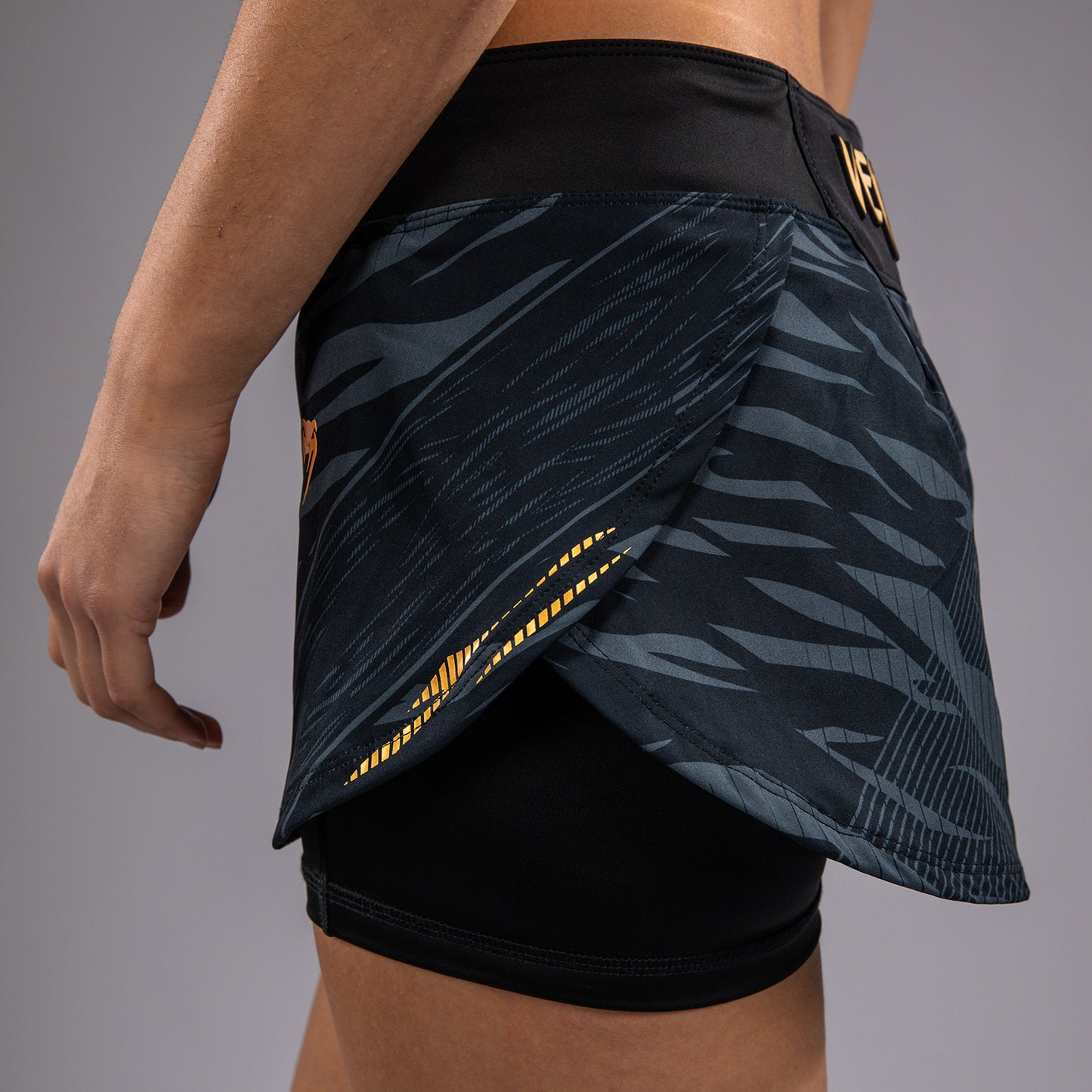 UFC Fusion by Venum Authentic Fight Night Gonna Corto per Donna - Champion