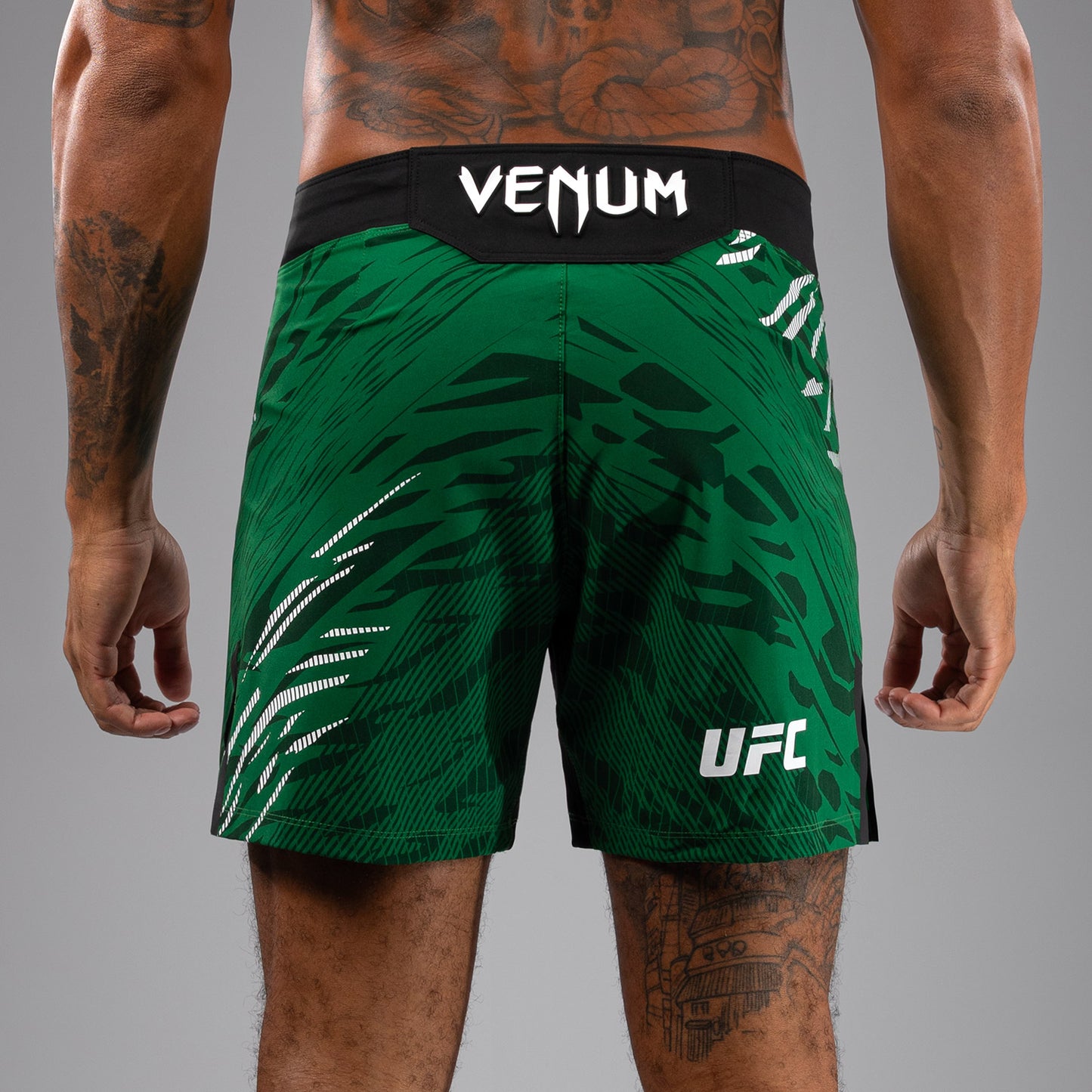 UFC Fusion by Venum Authentic Fight Night Shorts da Lotta per Uomo - Fit Corto - Verde