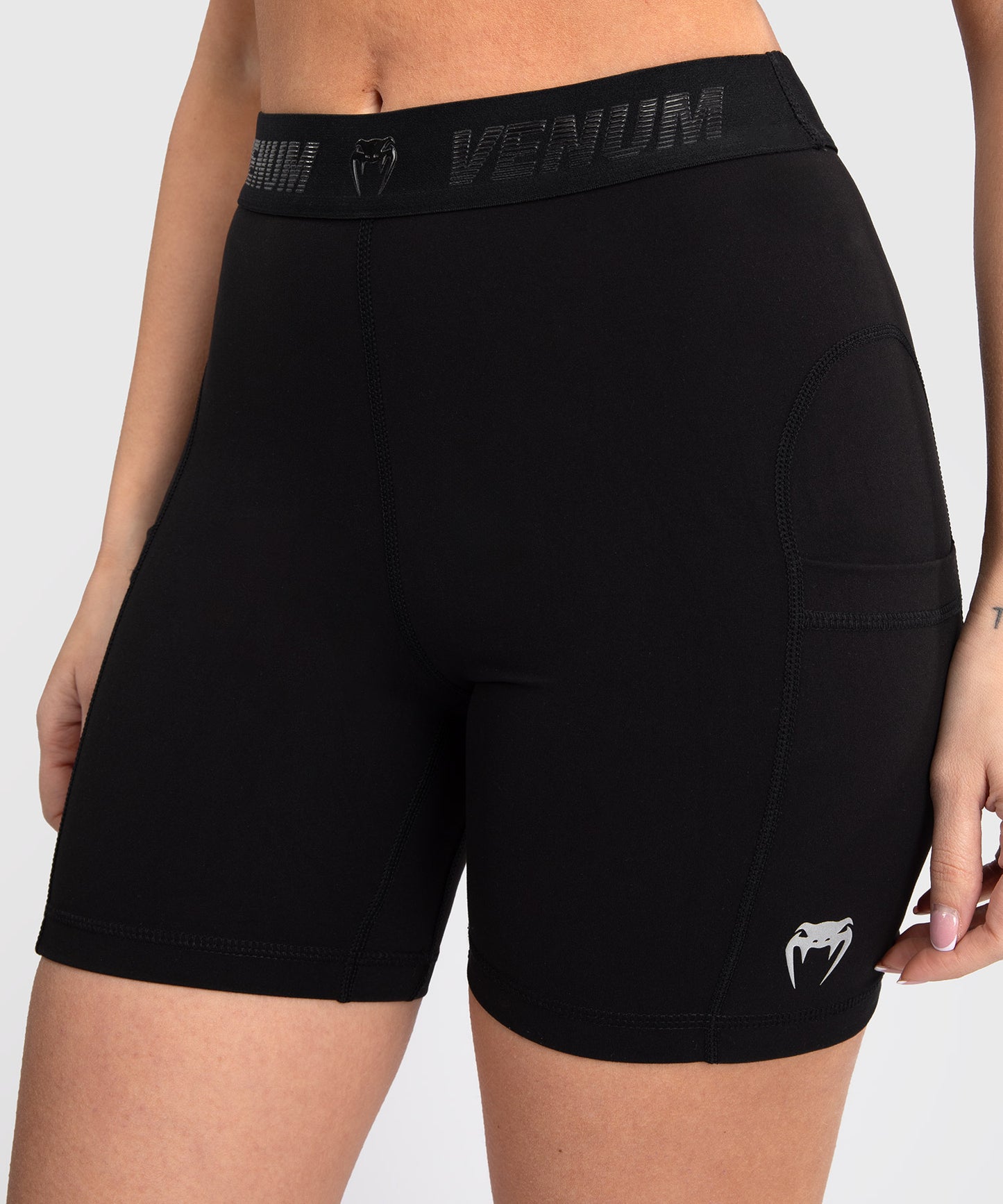 Venum Elevate Pantaloncini lunghi Vale Tudo da donna - Nero