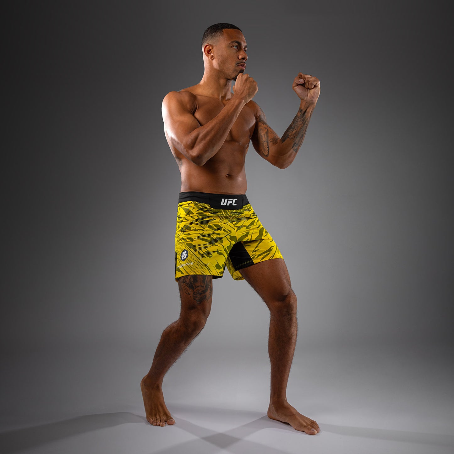 UFC Fusion by Venum Authentic Fight Night Shorts da Lotta per Uomo - Fit Corto - Giallo