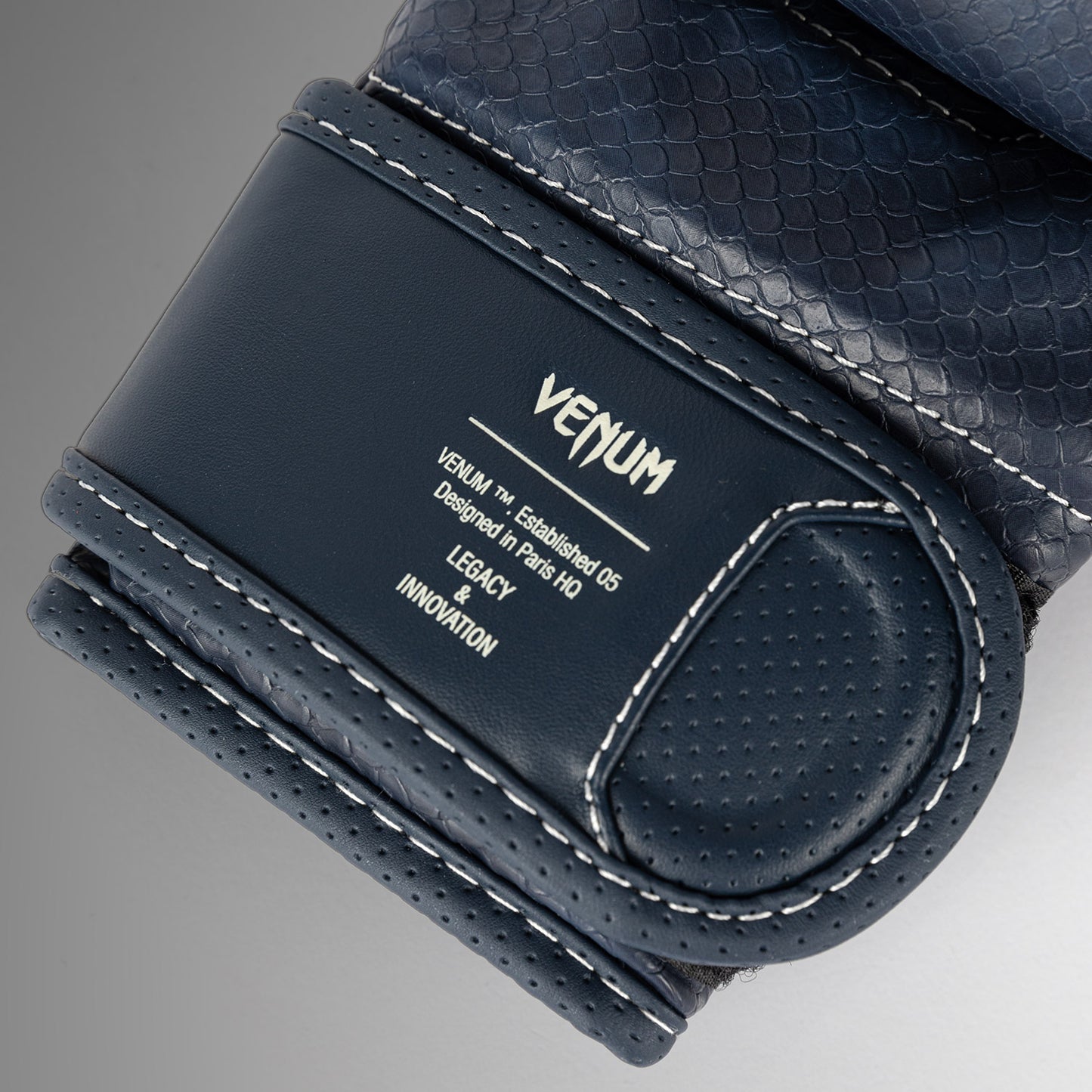 Venum Impact Evo Scales Guanti da sparring MMA - Blu notte