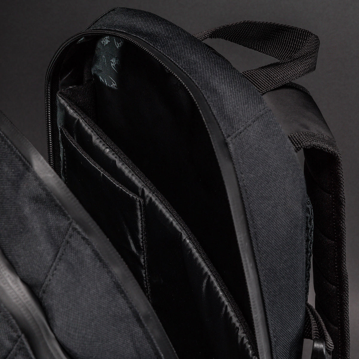 Venum Amazonia Reborn Zaino (15-25 L) - Nero/Grigio