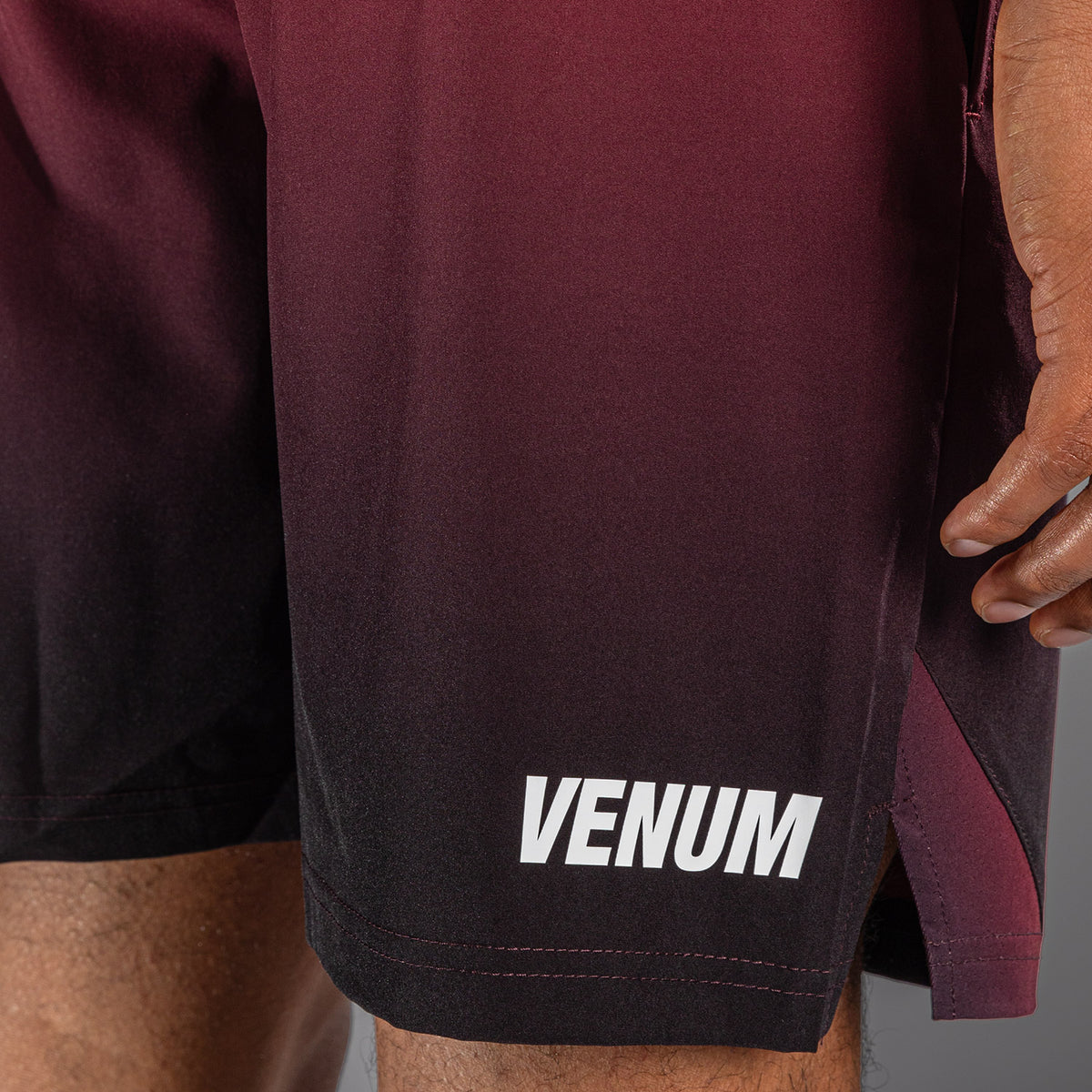 Venum Giant Shift Pantaloncini da allenamento - Nero/Rosso