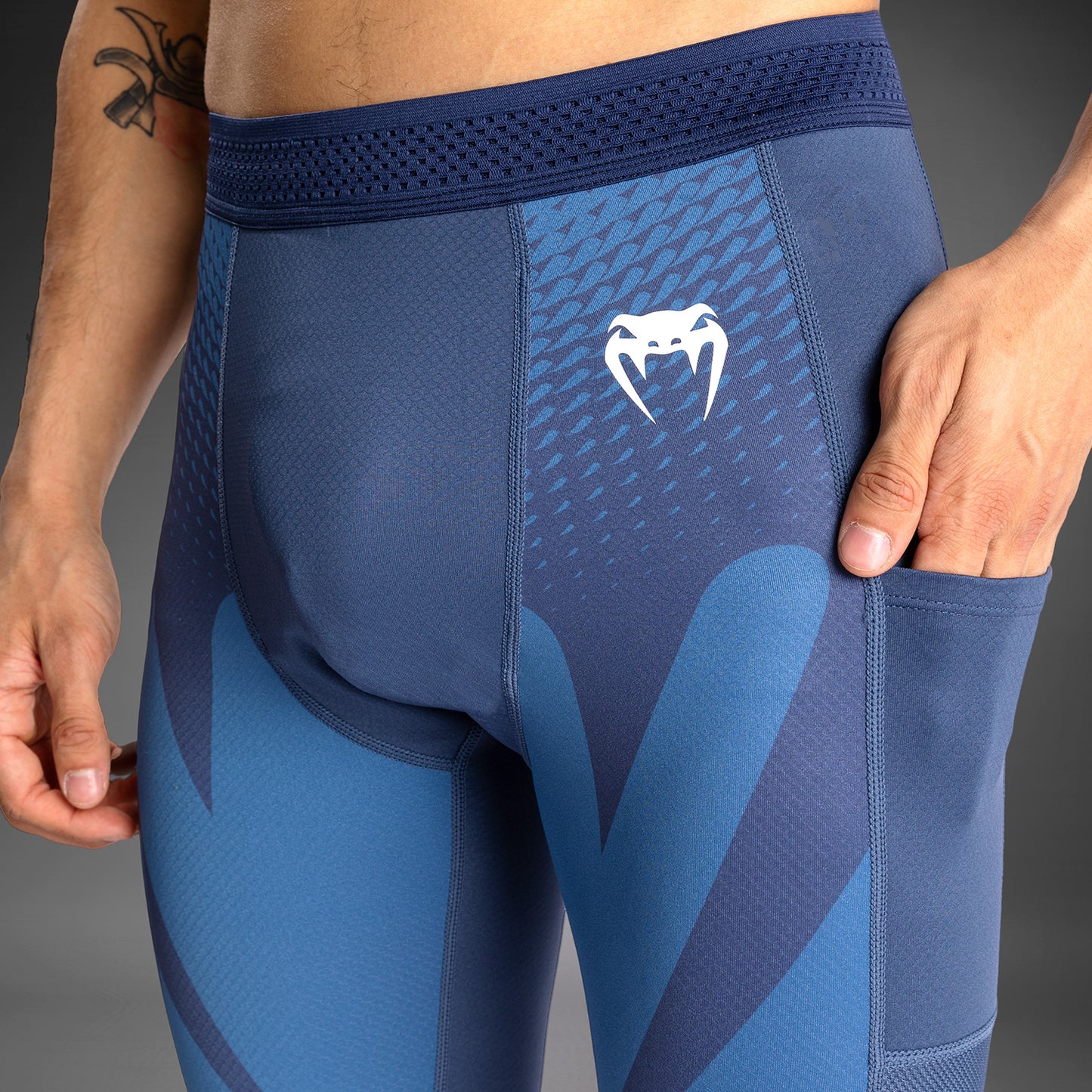 Venum Attack Pantaloni a Compressione da Uomo - Blu Navy