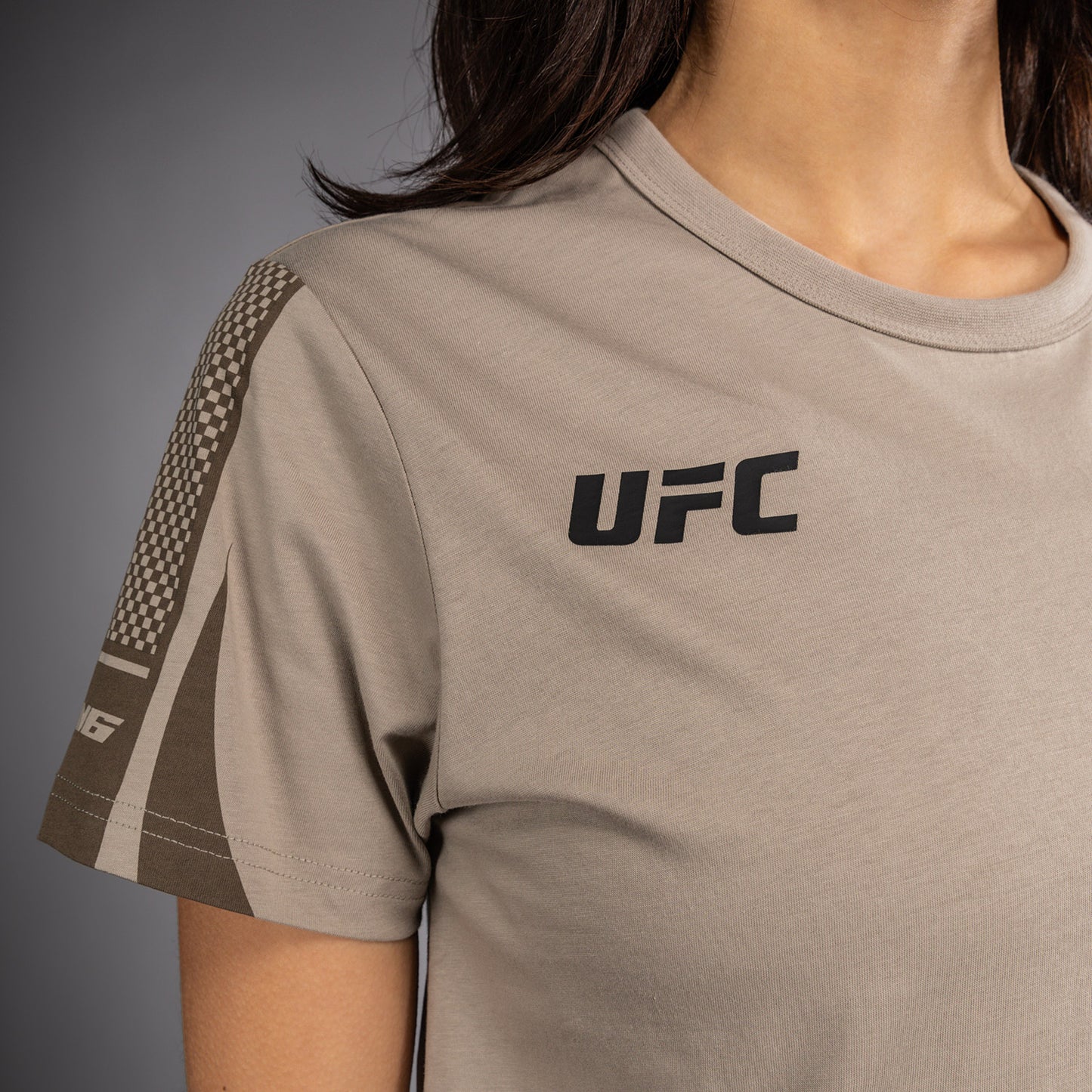 Venum UFC Unity by Venum Authentic Fight Week T-shirt a Maniche Corte da Donna - Sabbia