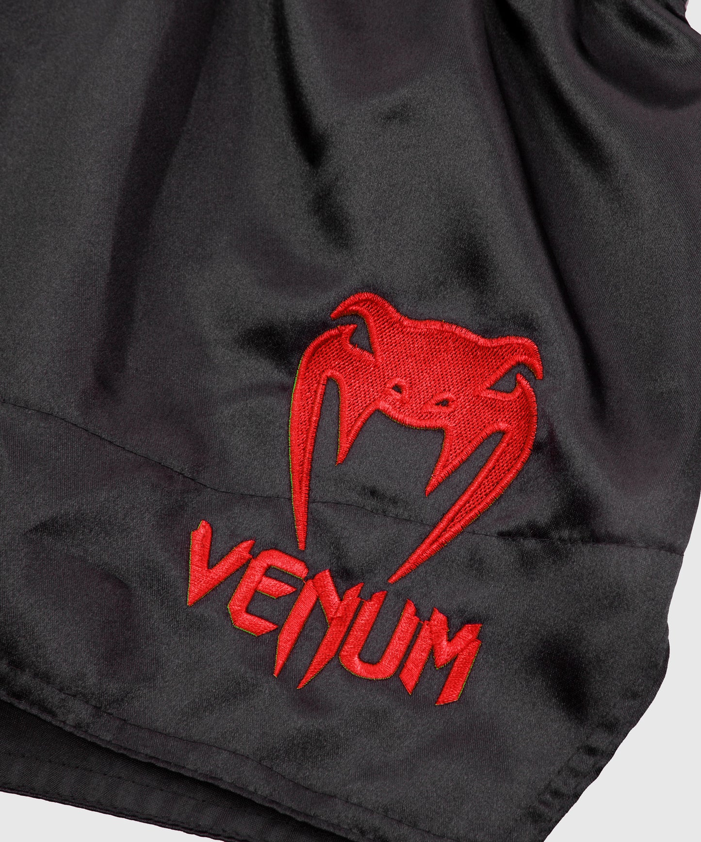 Pantaloncini Muay Thai Classic Venum - Nero/Rosso