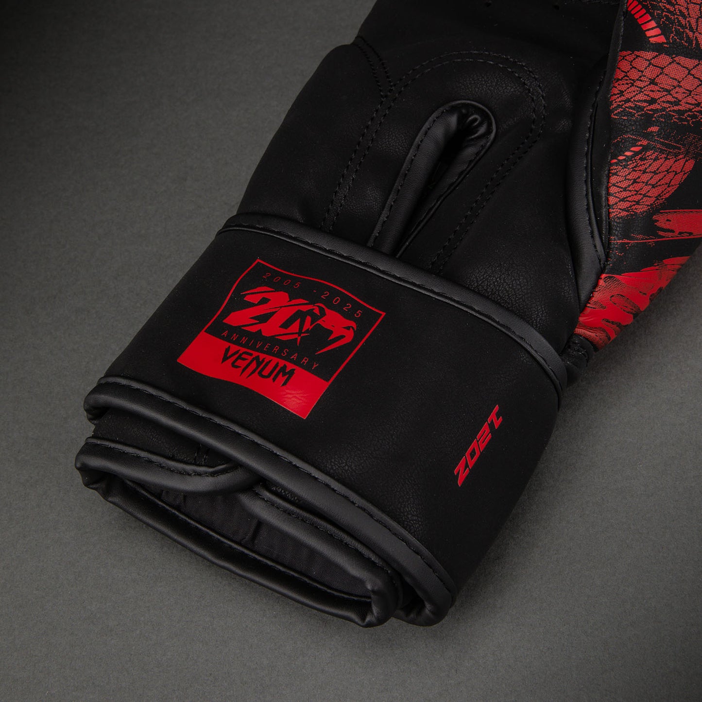 Venum 20th Anniversary Guantoni da boxe - Nero/Rosso