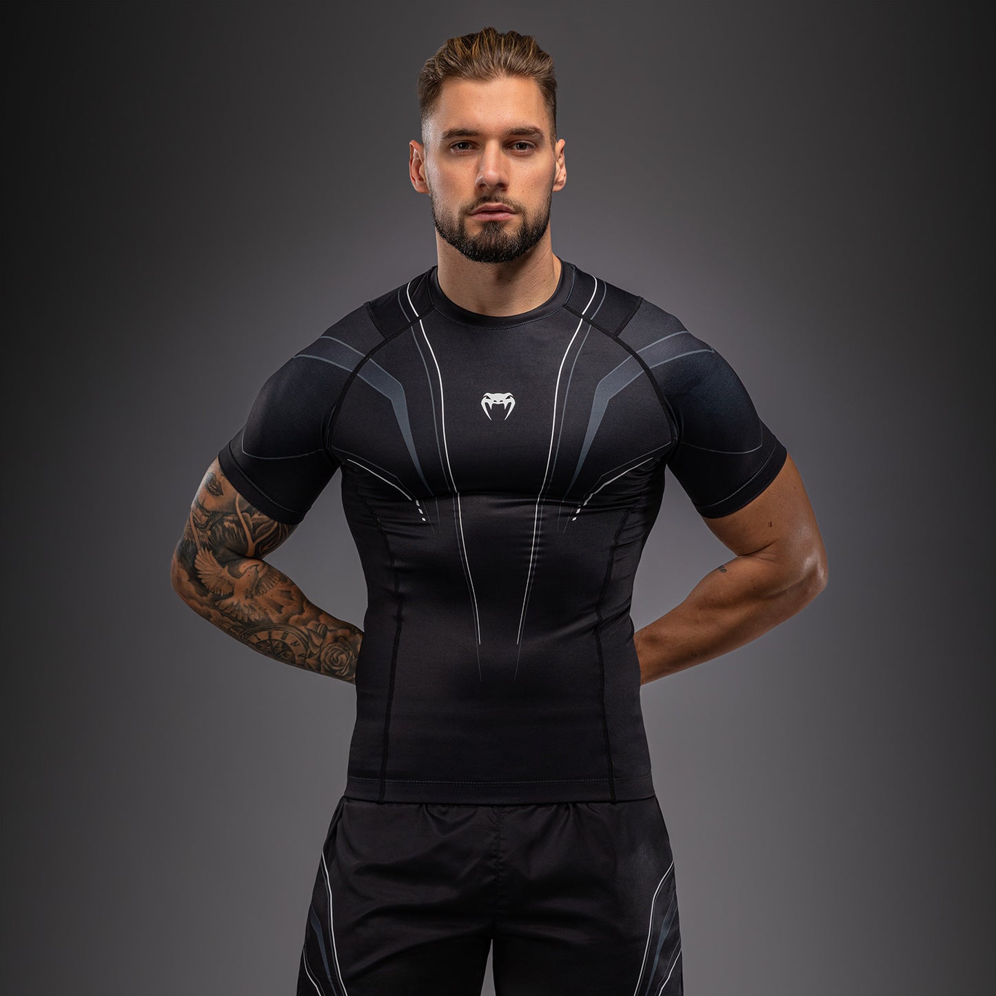 Venum Streamline Rashguard a Maniche Corte – Nero/Bianco
