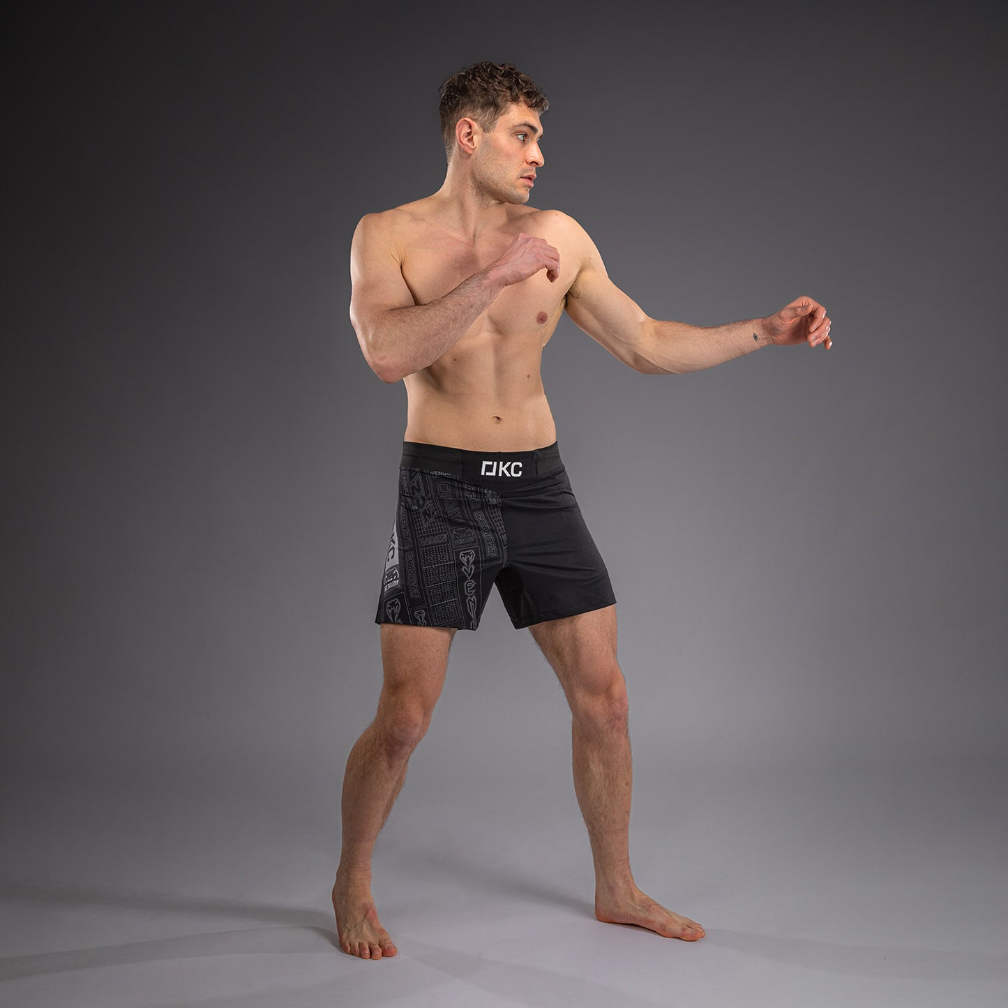 Karate Combat by Venum Pantaloncini da Combattimento – Nero/Grigio